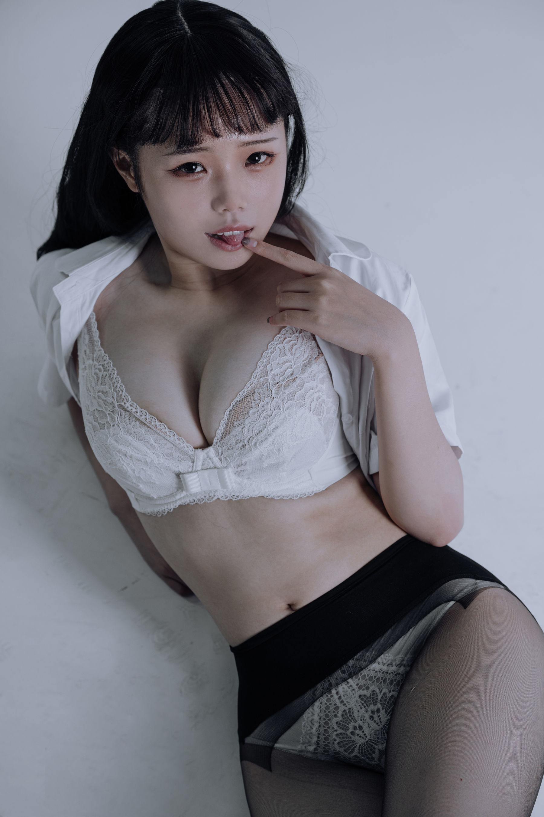 七月喵子 – JK黑丝 [31P]
