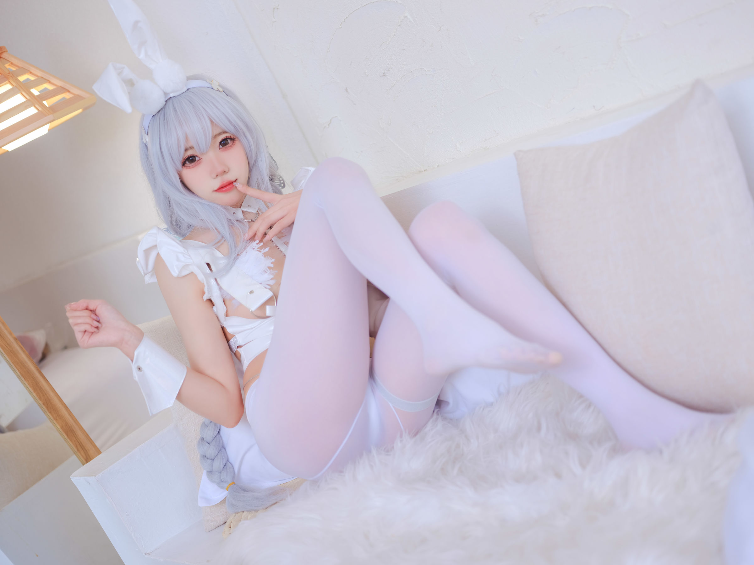 咬一口兔娘 – 恶毒兔女郎 [19P]