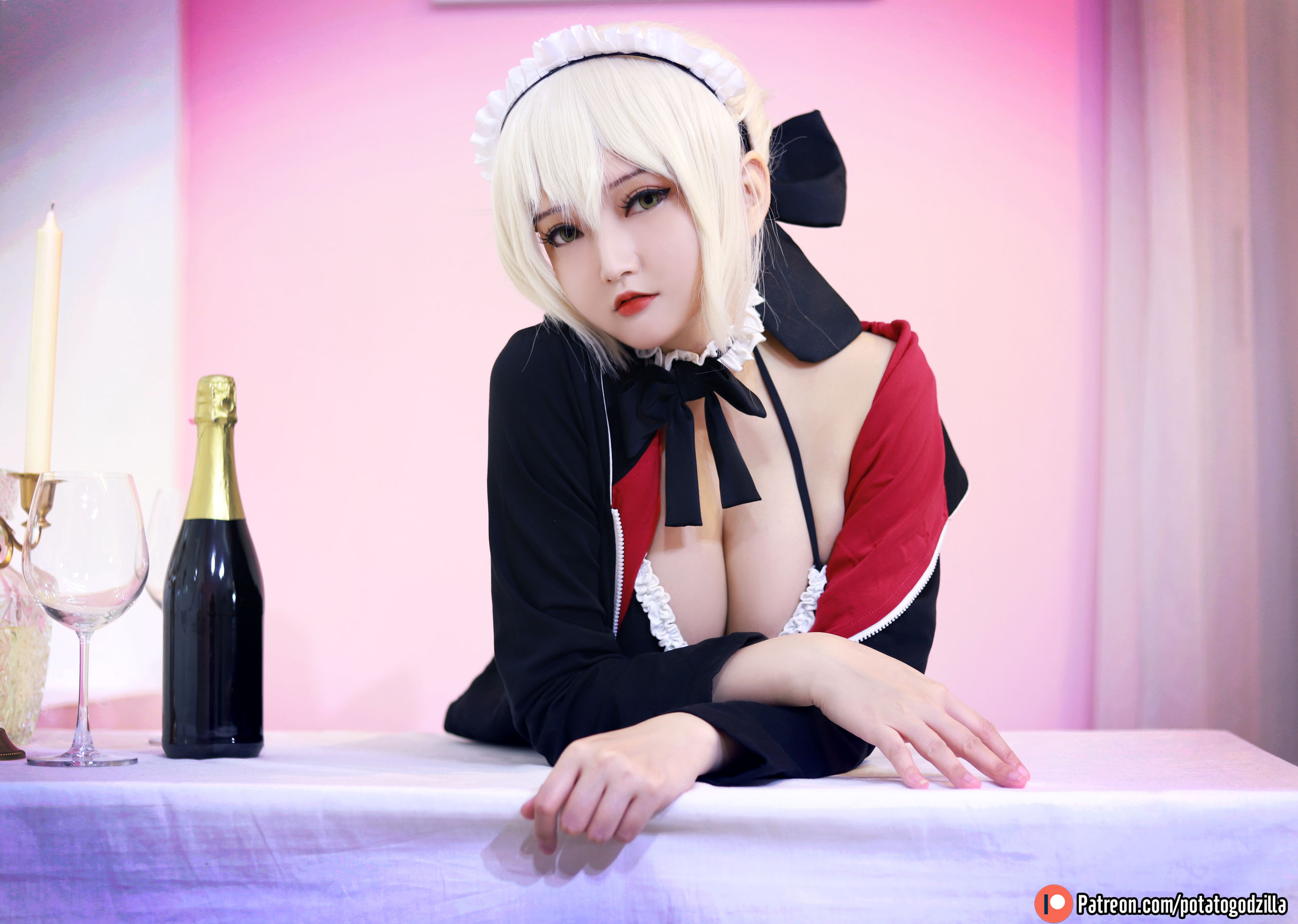 Coser小姐姐Potato Godzilla – Saber Alter Maid [42P]