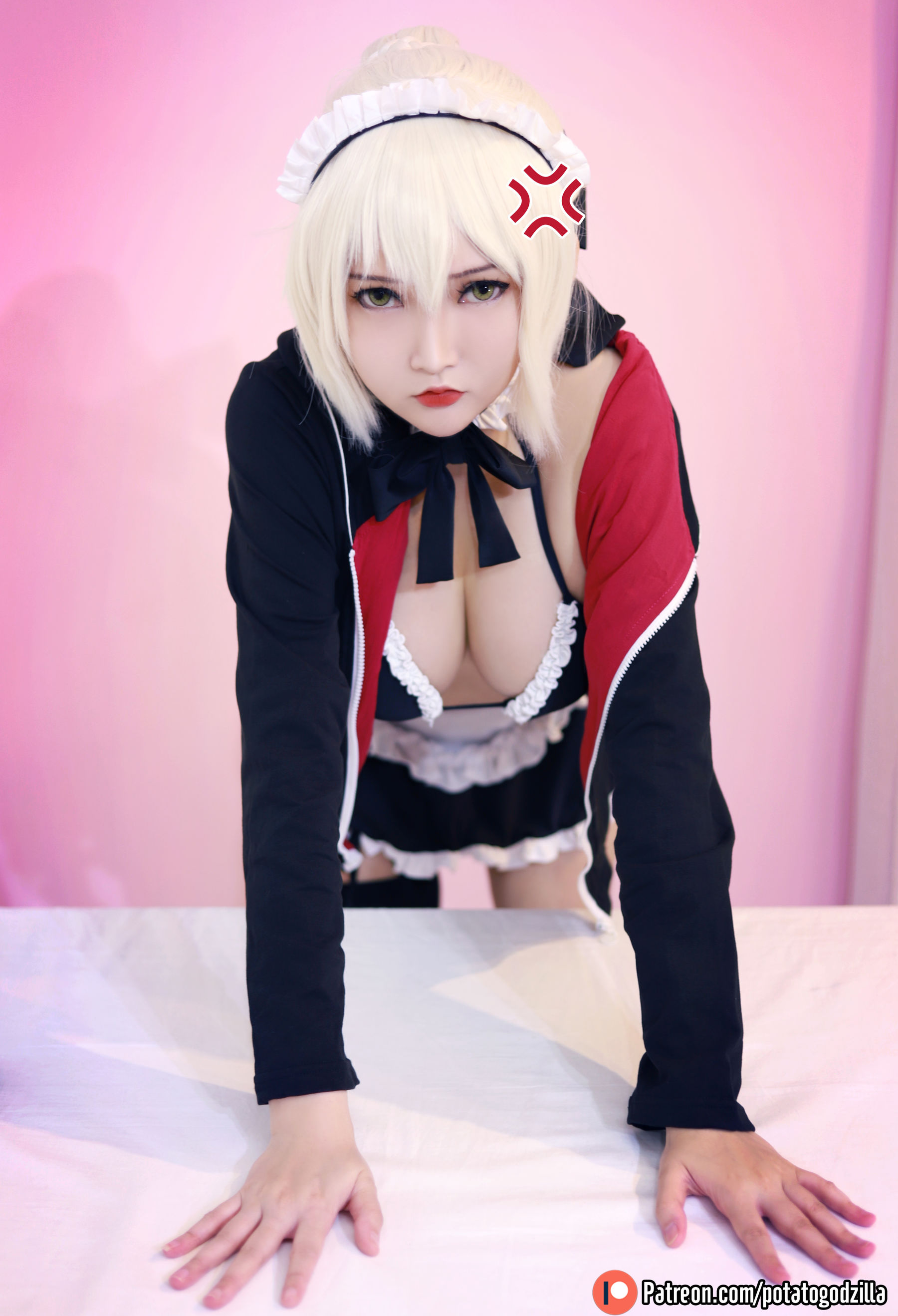 Coser小姐姐Potato Godzilla – Saber Alter Maid [42P]