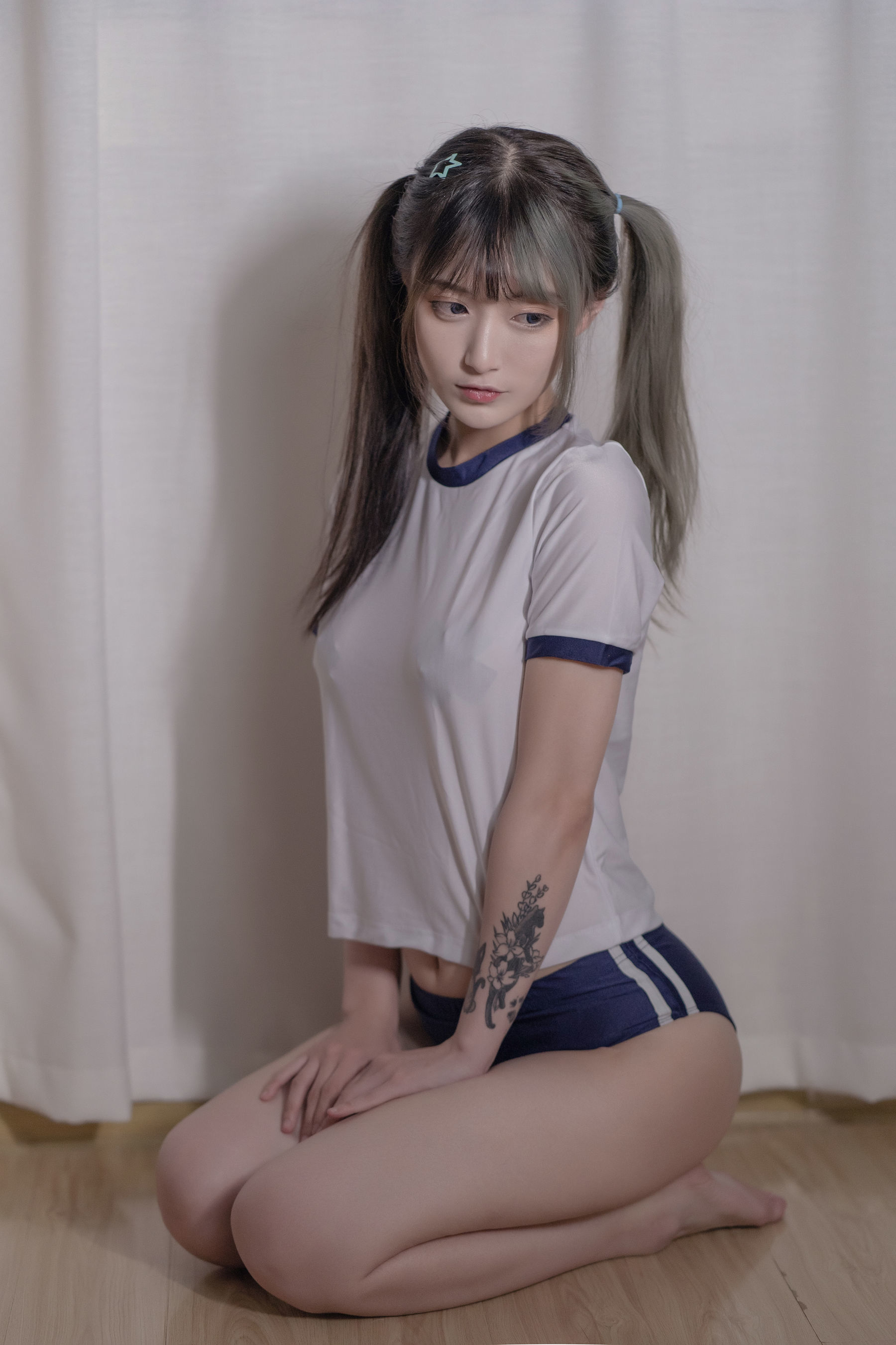 动漫博主铁板烧鬼舞w – 体操服 [18P]