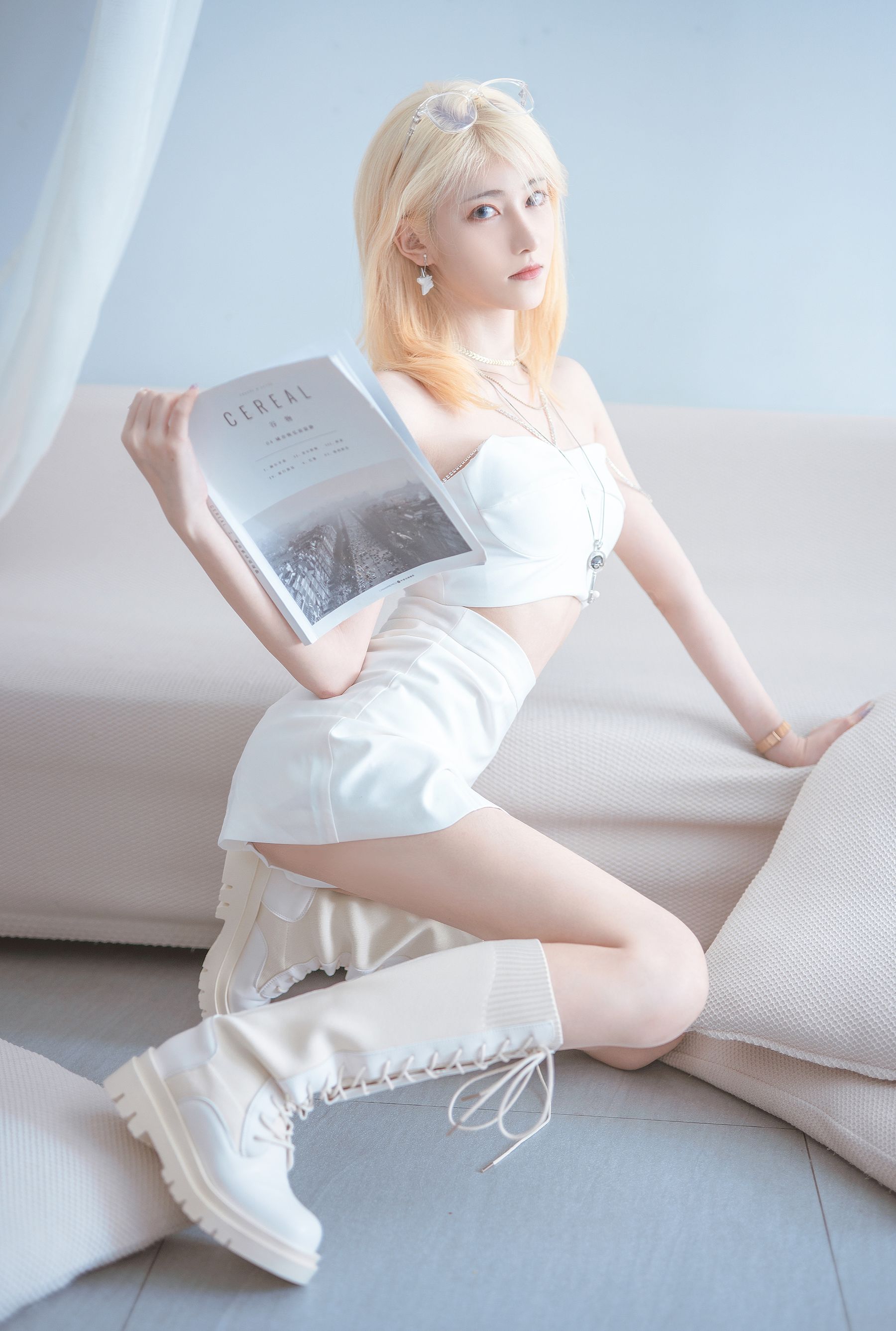 动漫博主南桃Momoko – 白色制服 [9P]