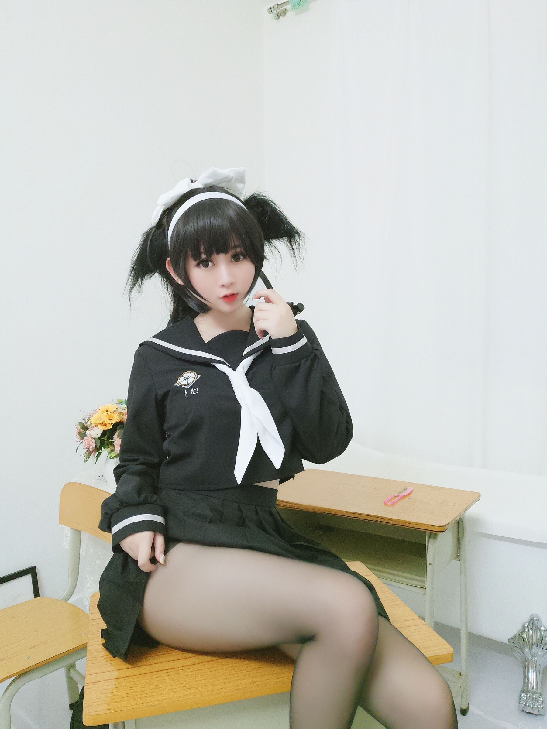 蜜桃少女是依酱呀 爱岩 [14P]