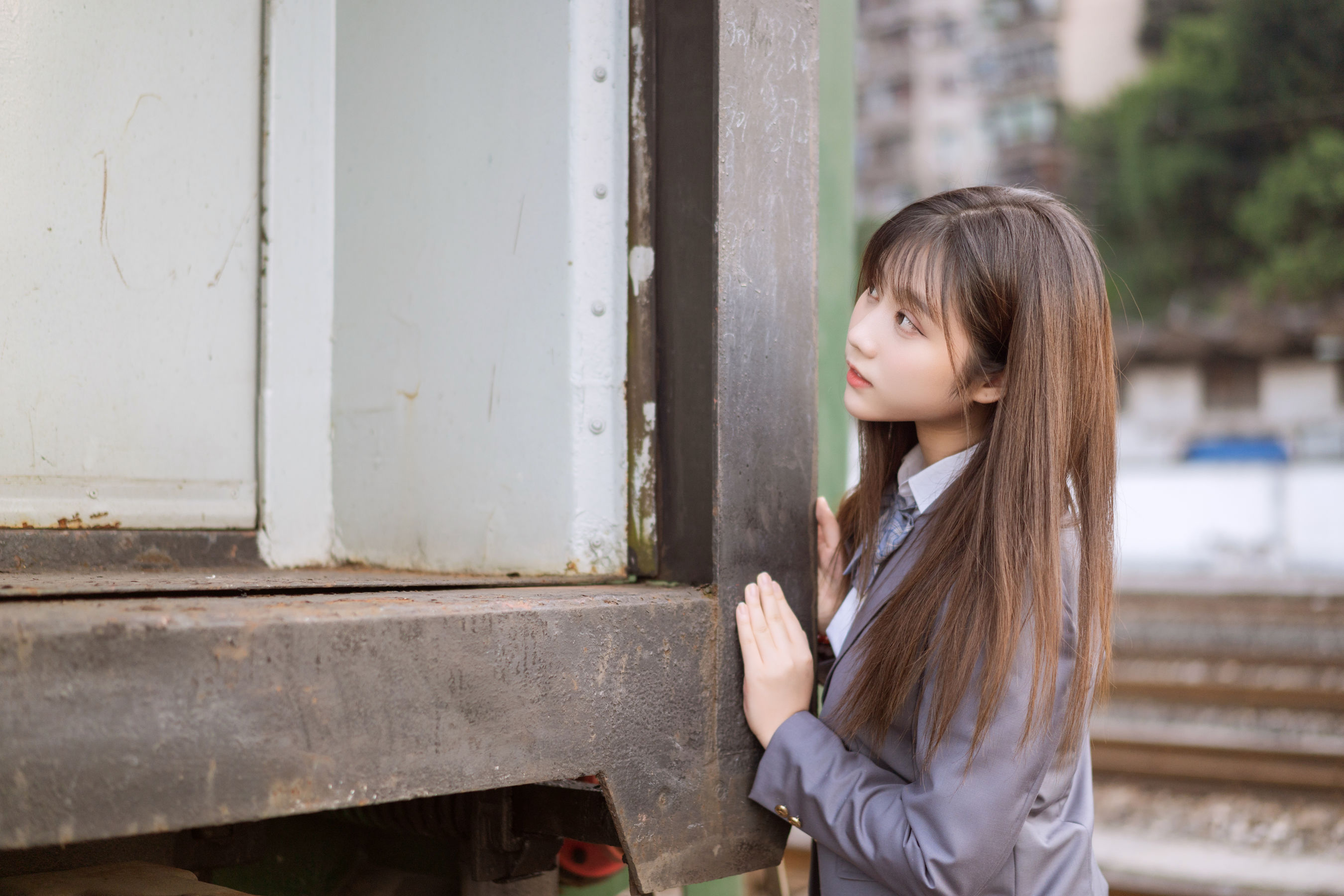 微博福利姬镜酱 私奔之制服 [30P]