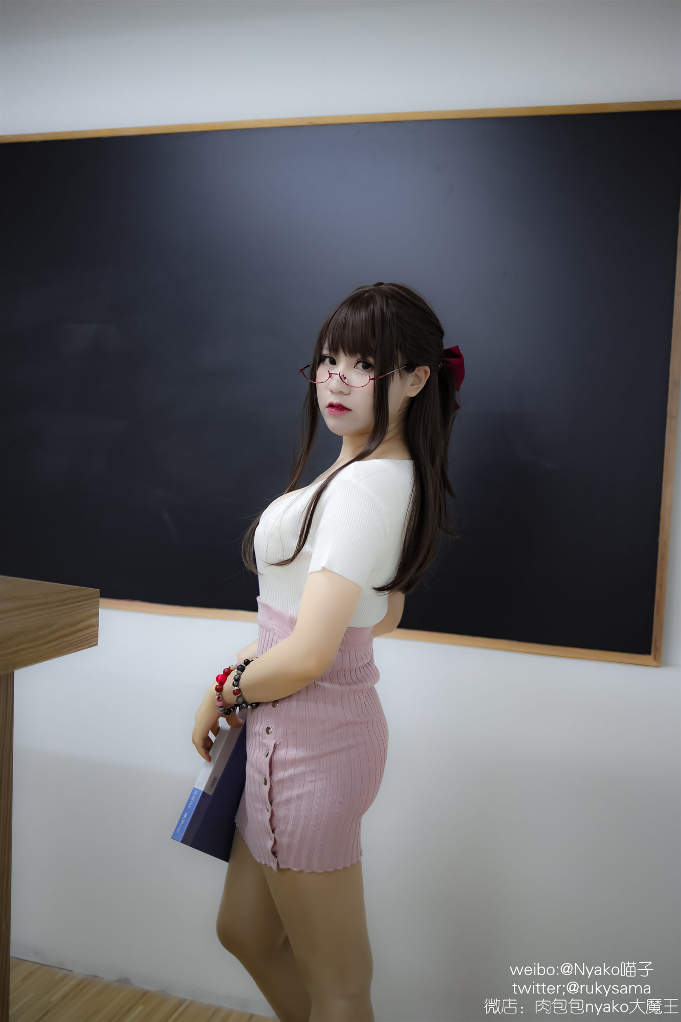 萌妹子Nyako喵子 欲求不满的老师 [98P]