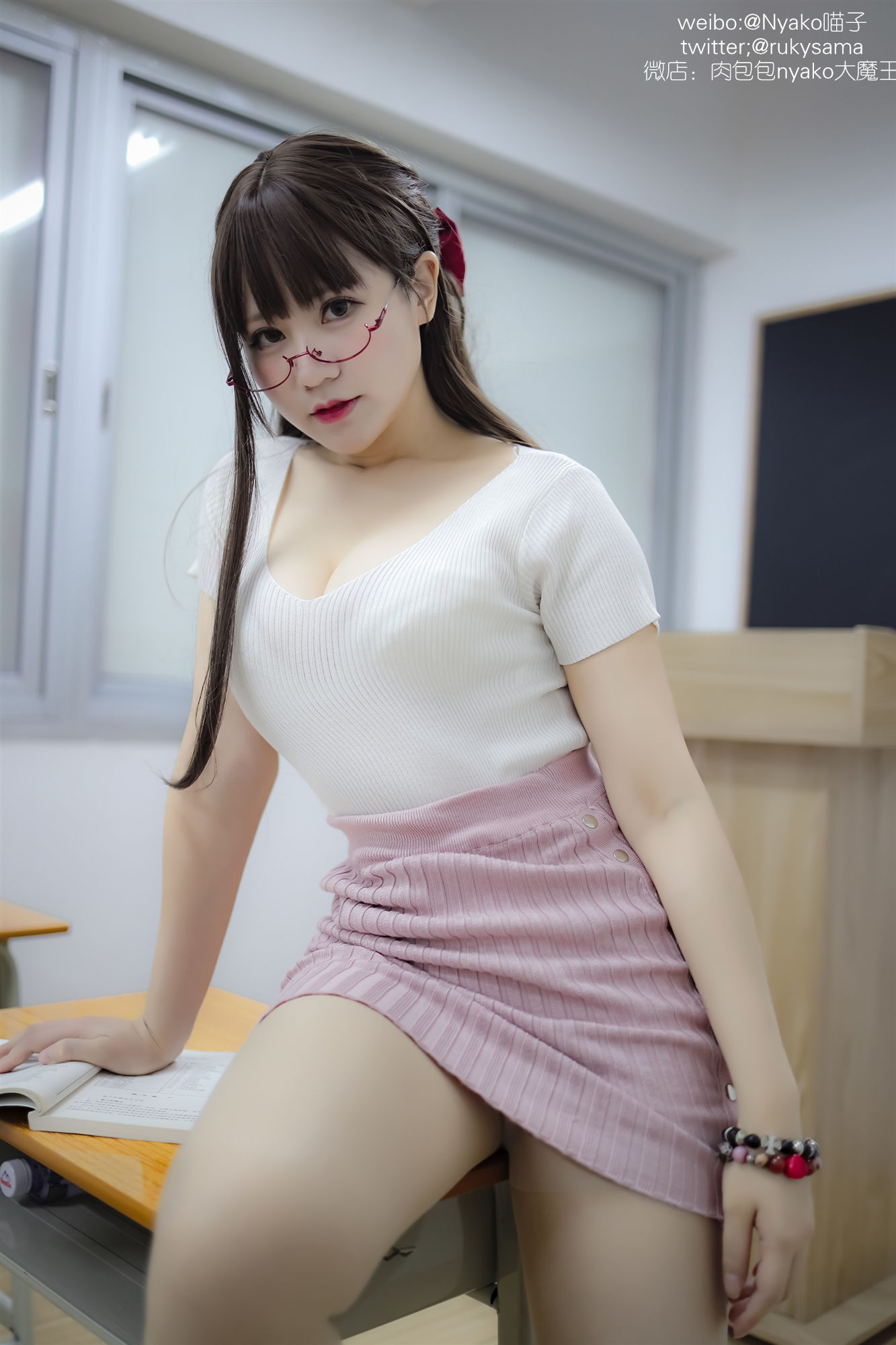 萌妹子Nyako喵子 欲求不满的老师 [98P]