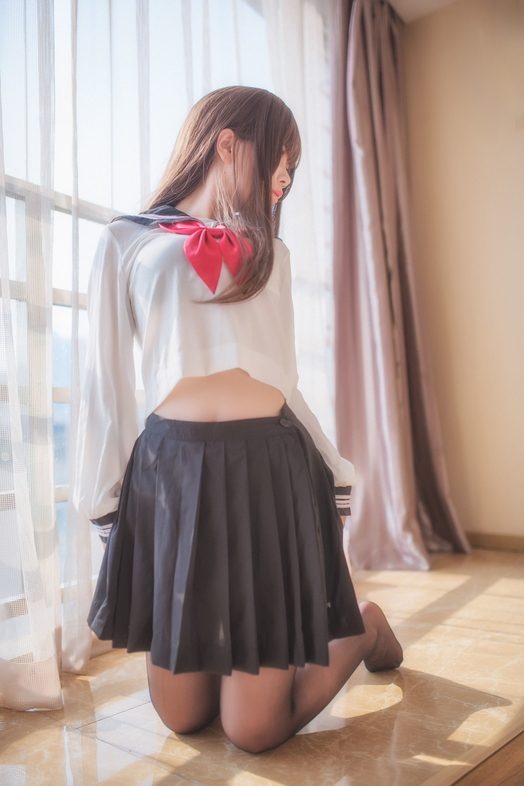 [萝莉COS] 白金Saki – 半透明水手服 [36P]