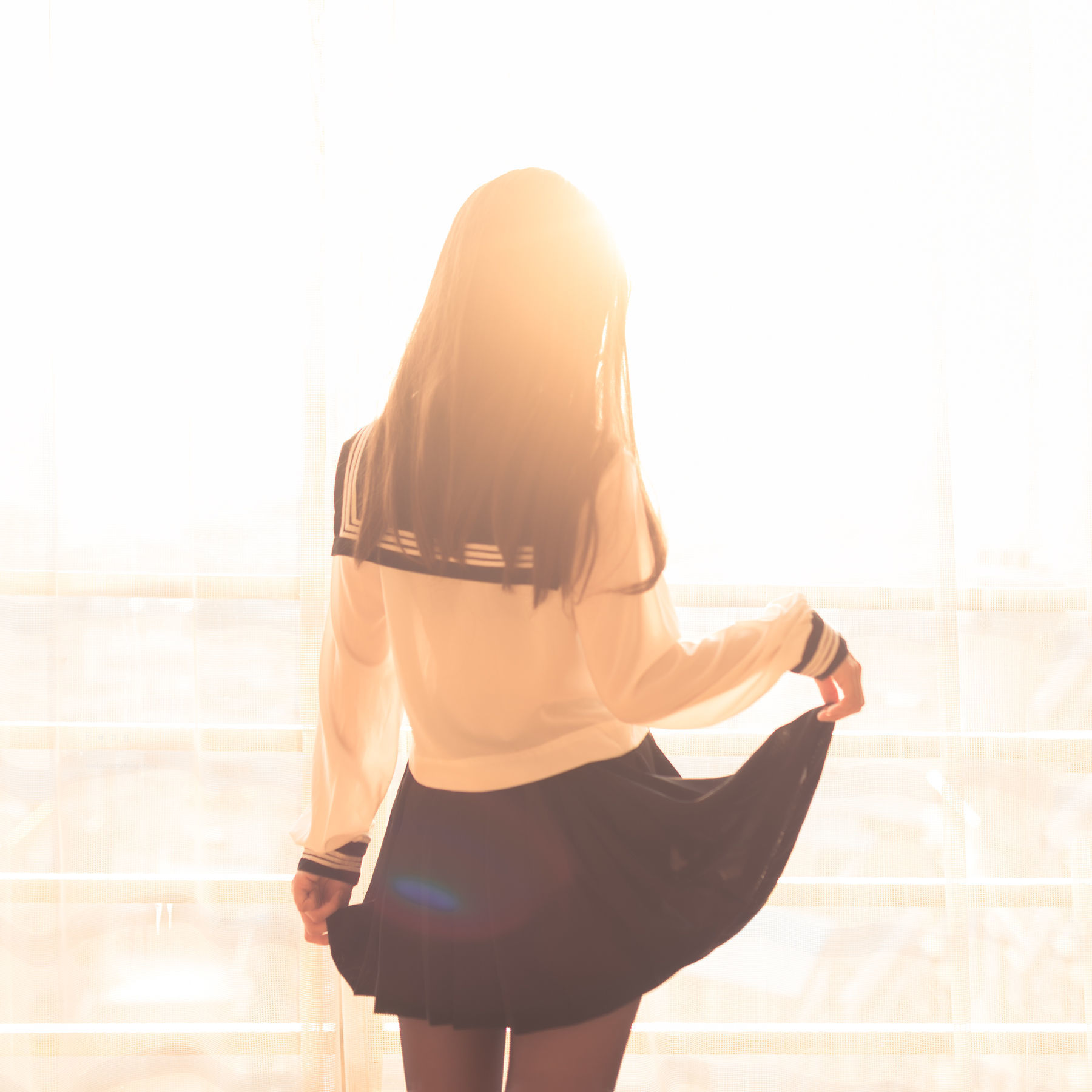 [萝莉COS] 白金Saki – 半透明水手服 [36P]