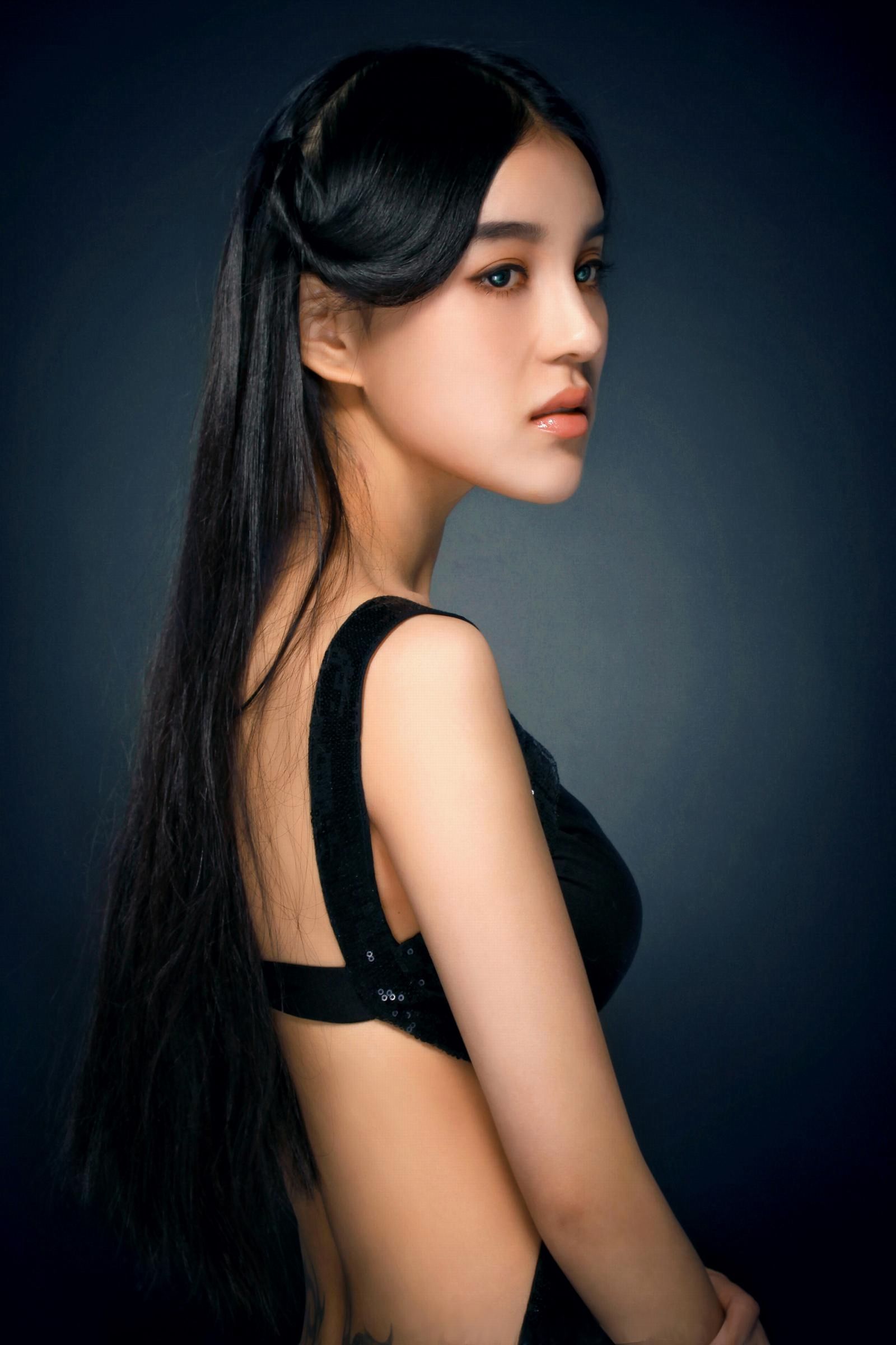 混血美女模特石一伊 棚拍图片 [45P]