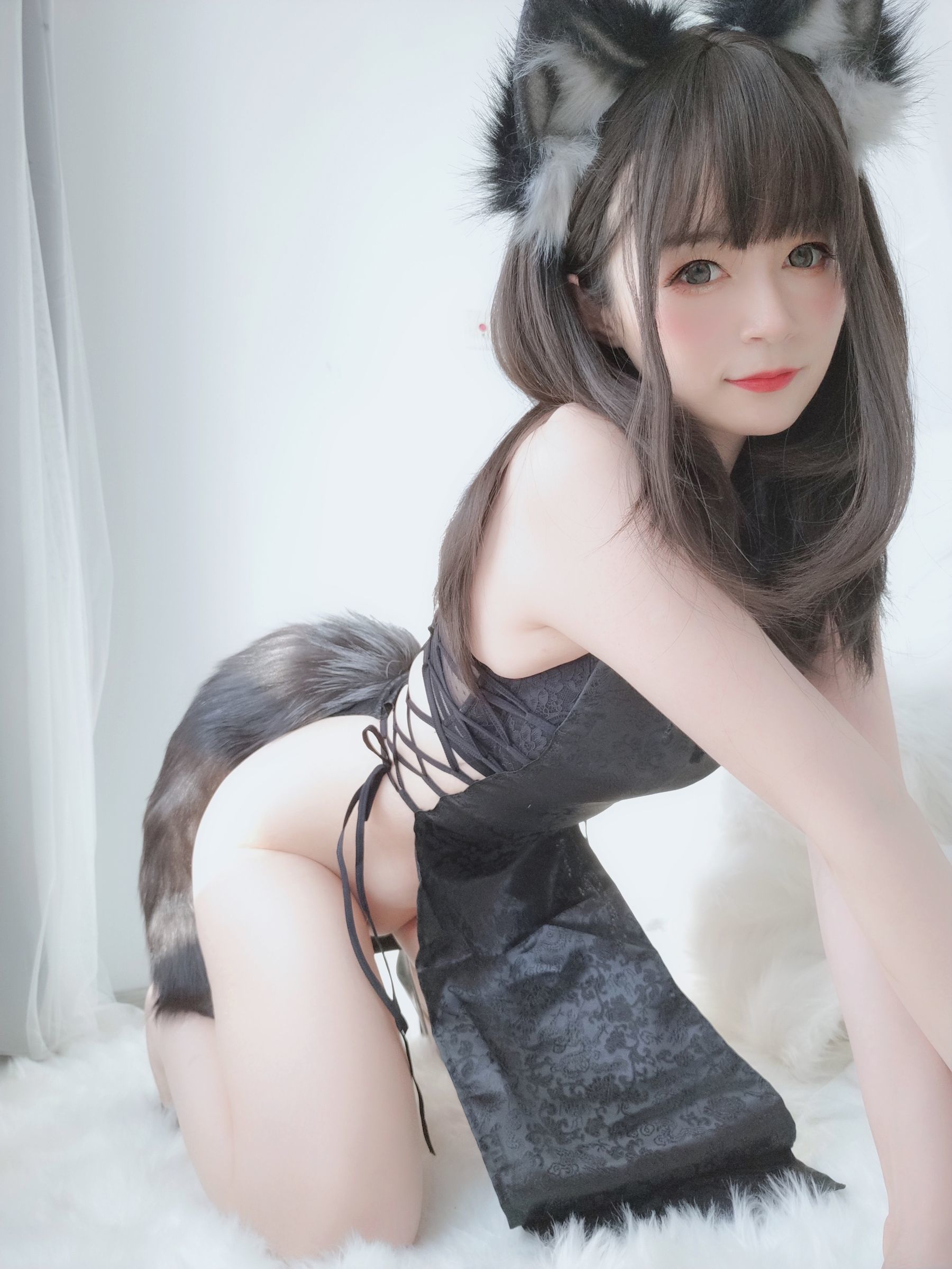 Coser小姐姐白银 小黑狼 [104P]