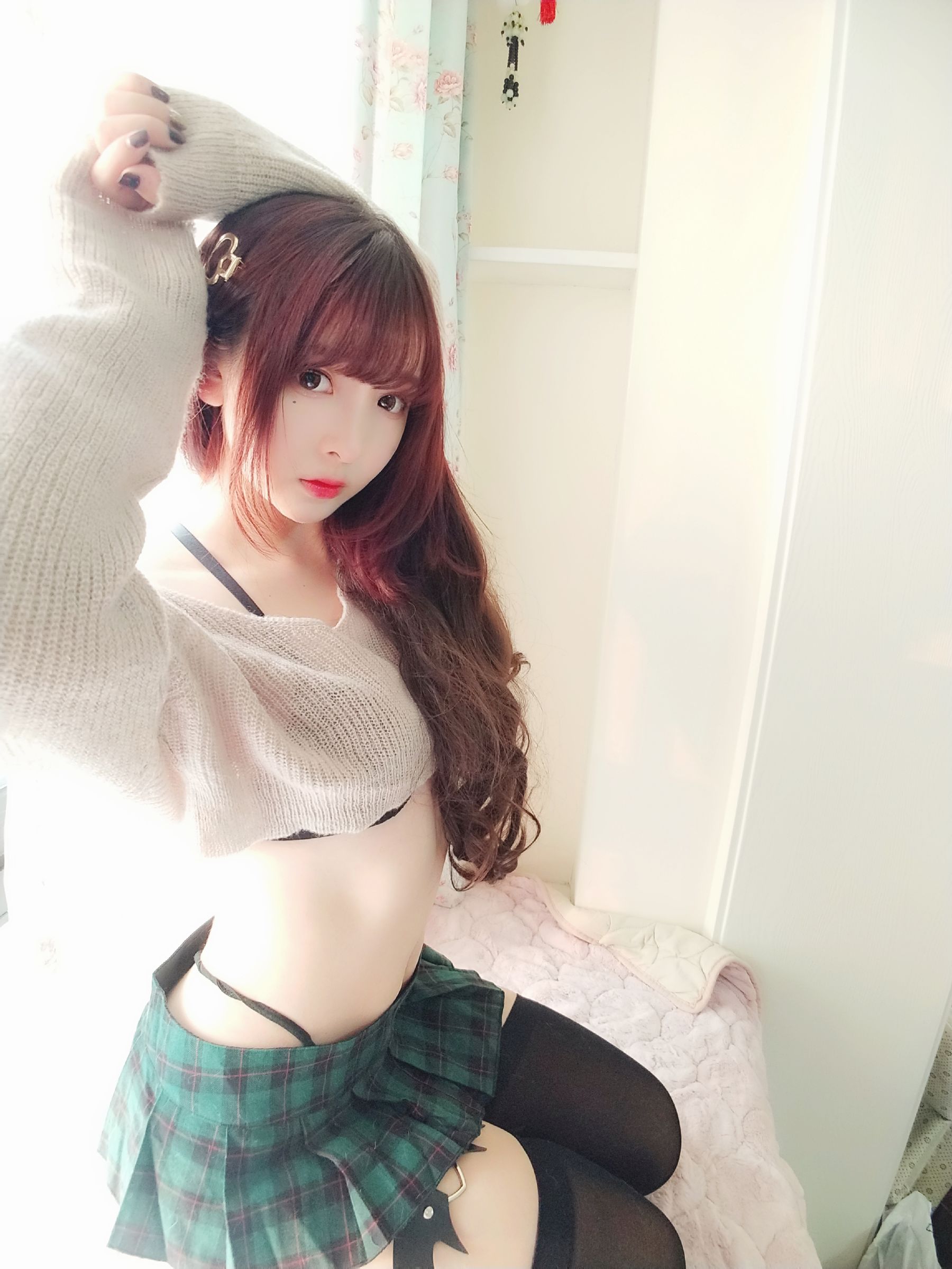 [Cosplay写真] 二次元美女古川kagura – 性感毛衣 [40P]