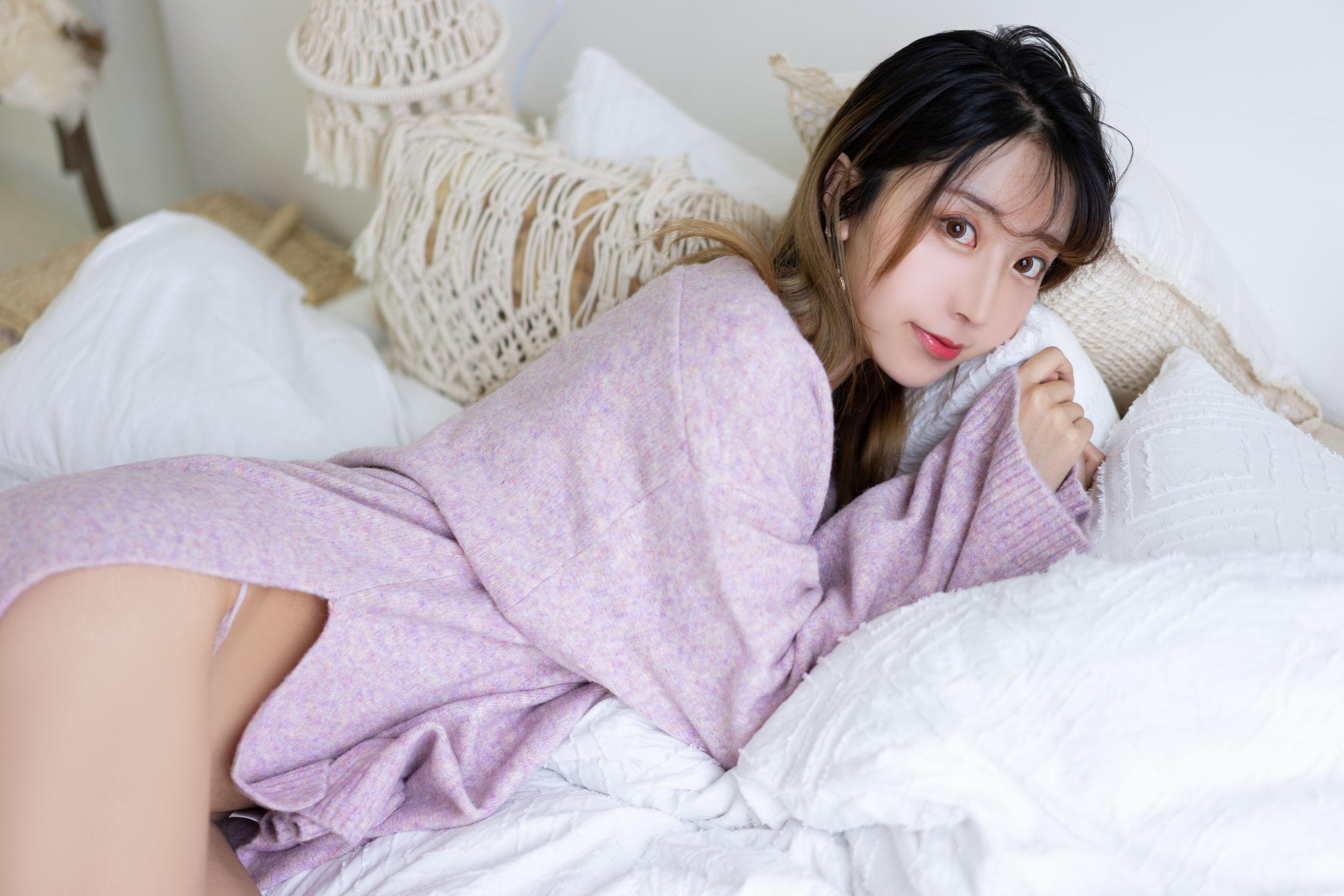 人气Coser黑川 年上彼女 紫色毛衣 [14P]