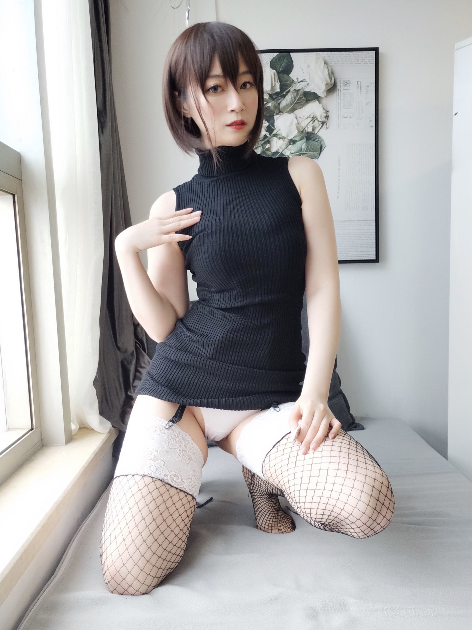 [萝莉COS] 白银 – 黑色包臀裙 [35P]