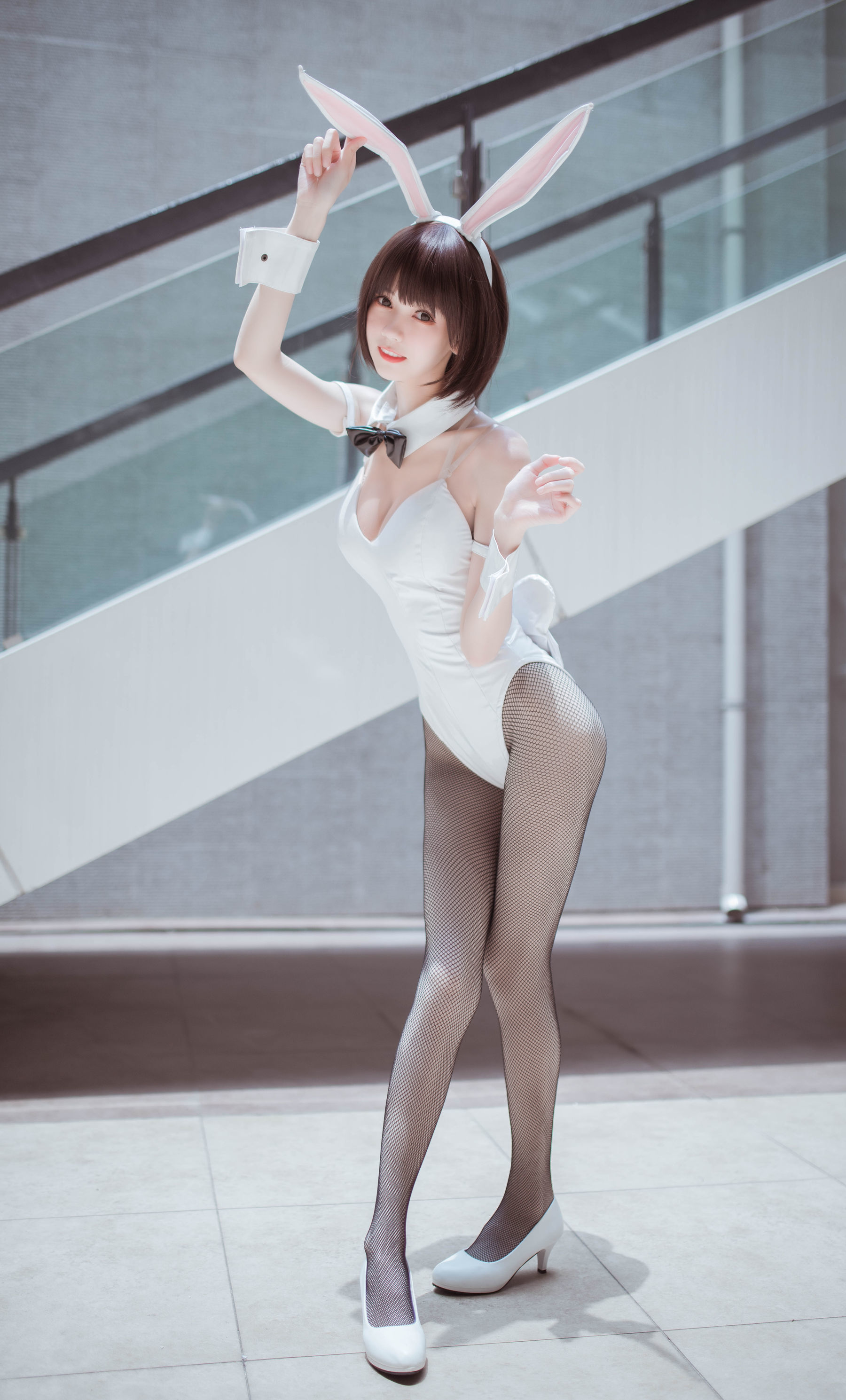 [萝莉COS] 小妖精你的负卿 – 圣人惠兔女郎 [23P]