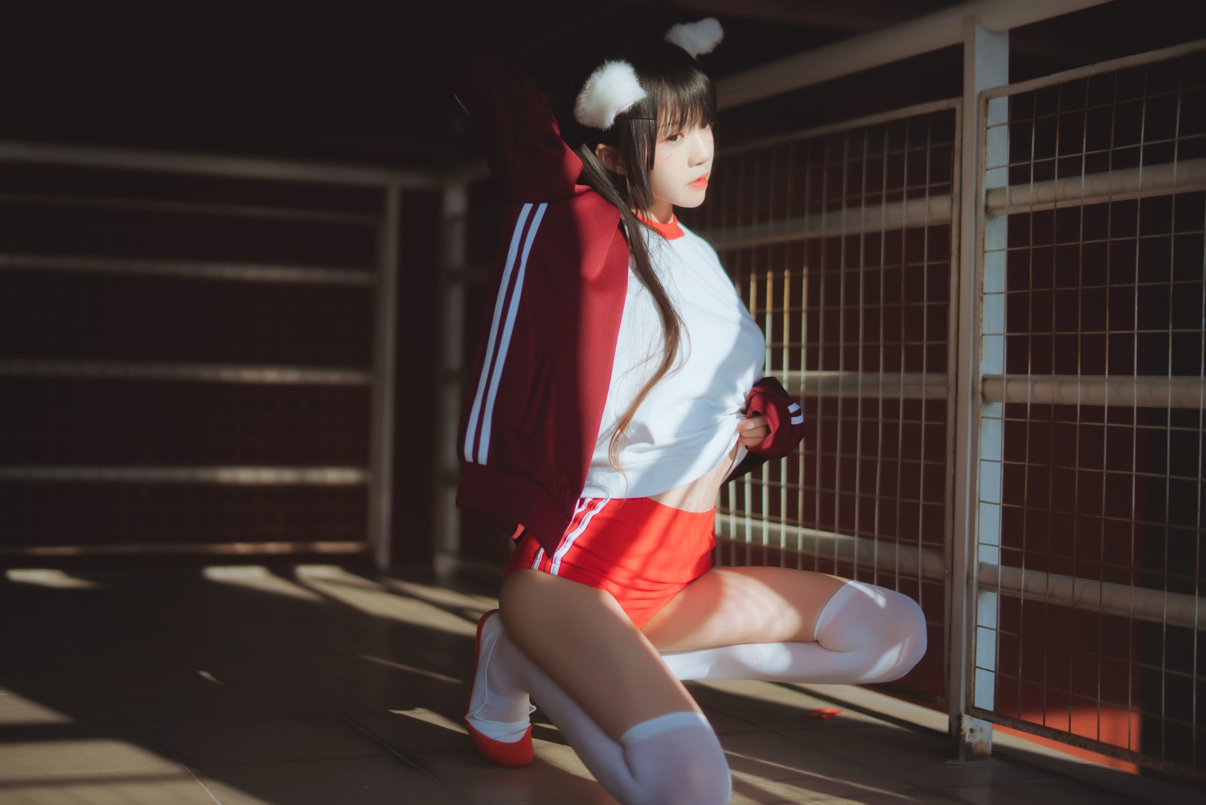 [萝莉COS] 桜桃喵 – 红色体操服 [44P]