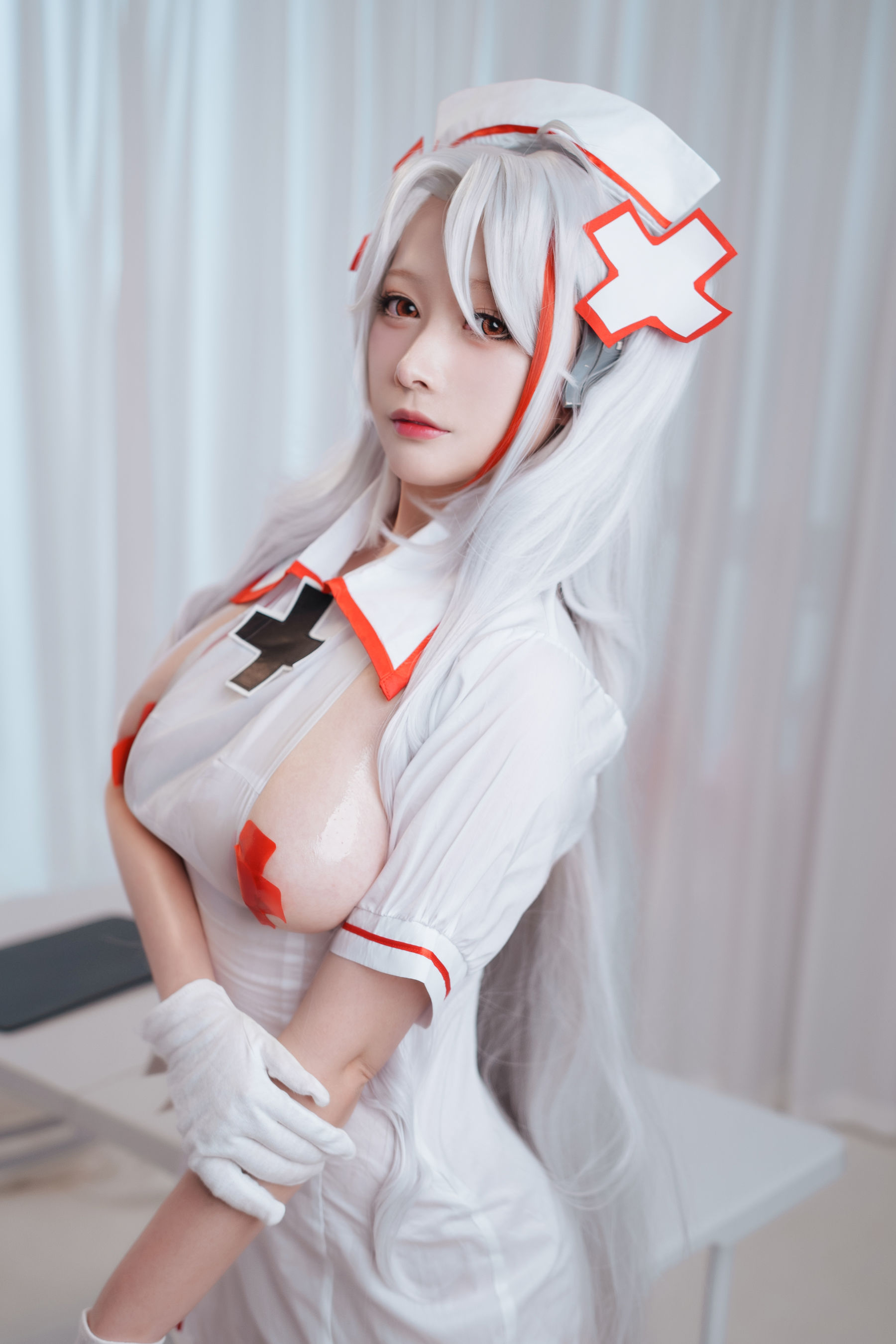 高颜值coser念念_D – 欧根护士 [25P]