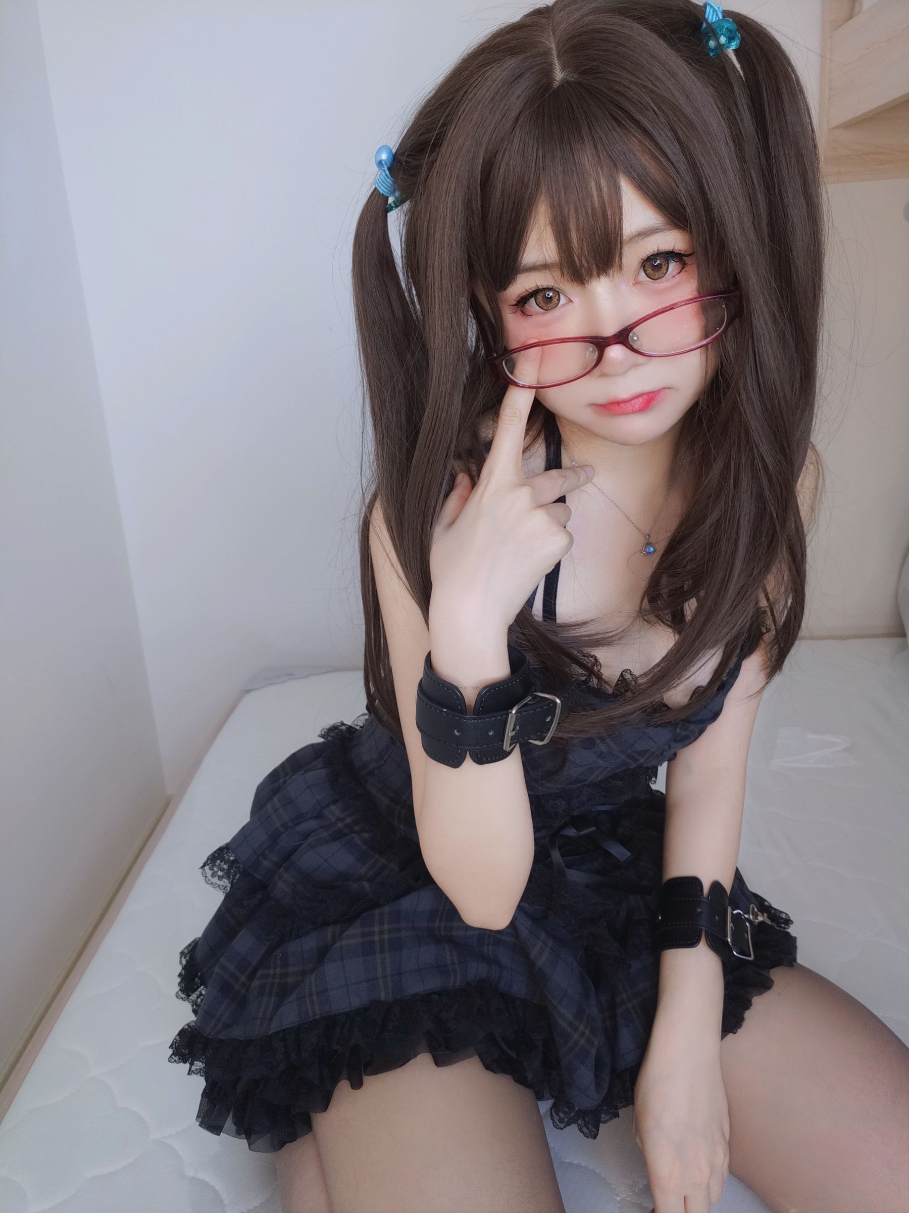 萌妹子Coser摇摇乐yoyo – 黑裙 [113P]