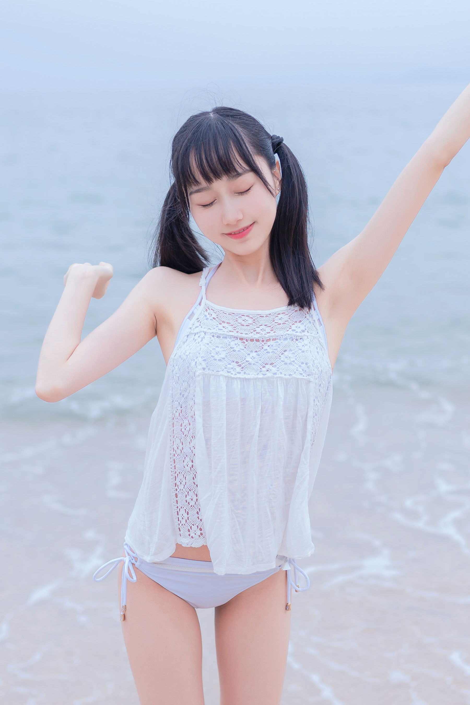 萌系小姐姐木绵绵OwO 海边白色比基尼 [30P]