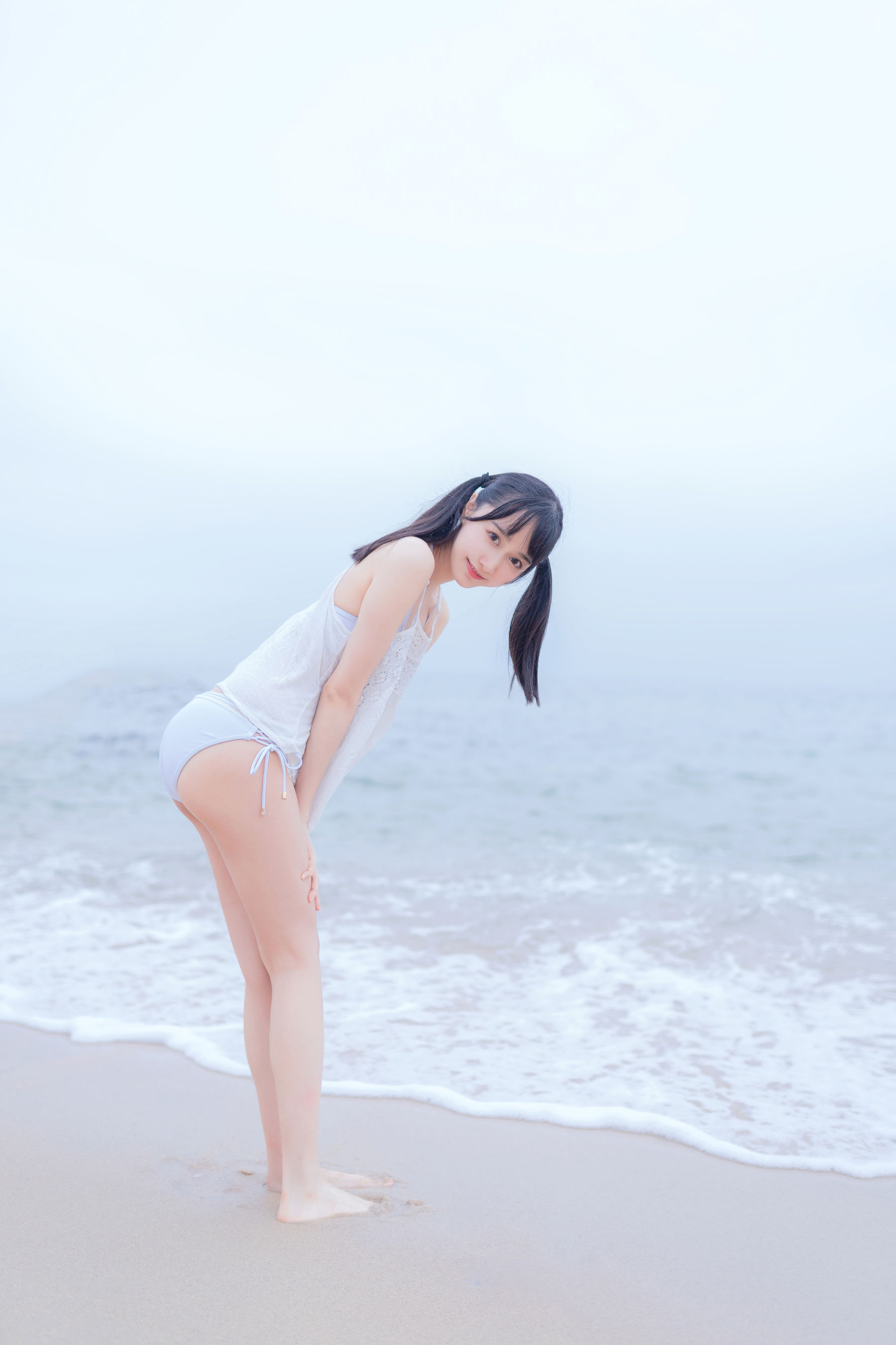 萌系小姐姐木绵绵OwO 海边白色比基尼 [30P]