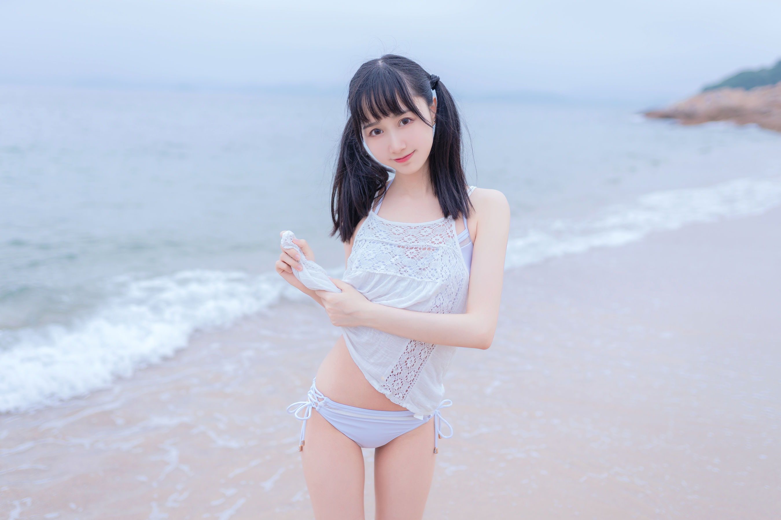 萌系小姐姐木绵绵OwO 海边白色比基尼 [30P]
