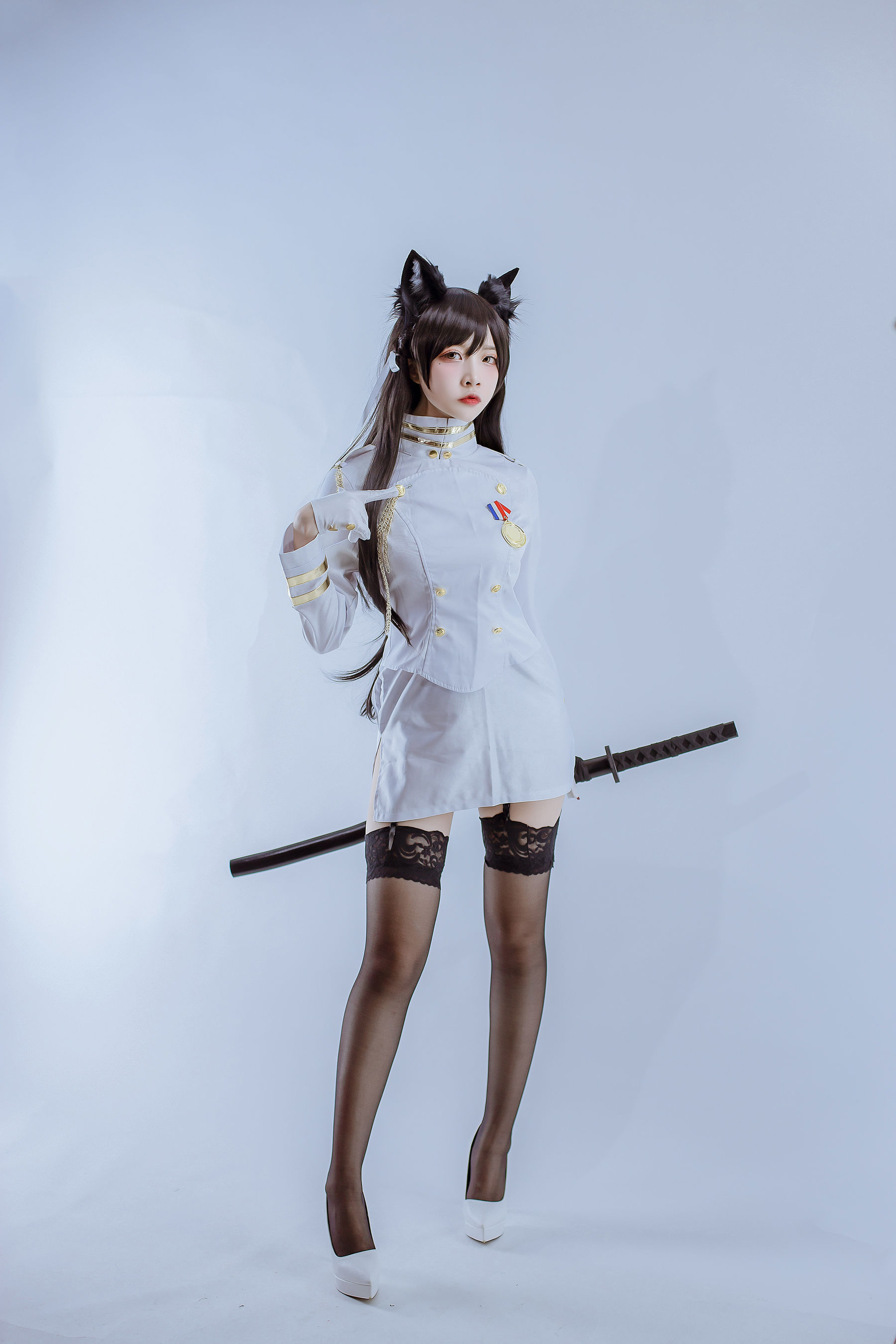 [Cosplay写真] 人气Coser二佐Nisa – 犬之眷之碧蓝爱宕 军装 [15P]