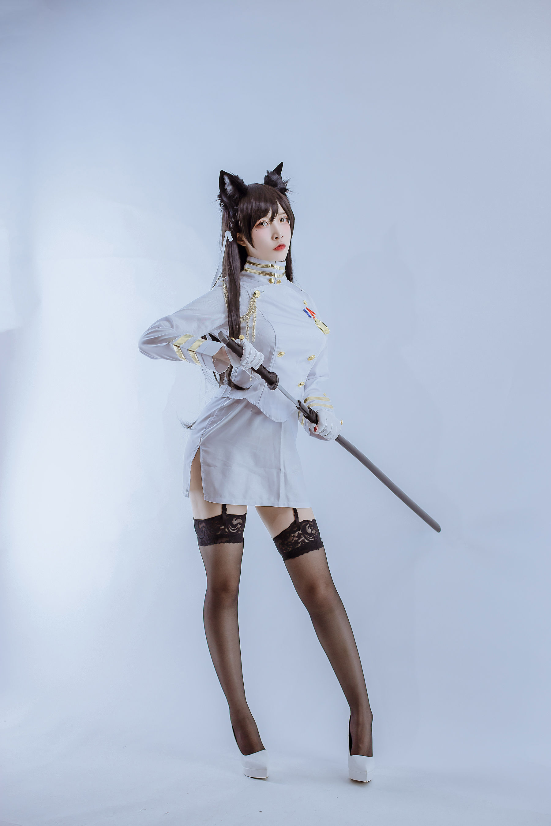 [Cosplay写真] 人气Coser二佐Nisa – 犬之眷之碧蓝爱宕 军装 [15P]