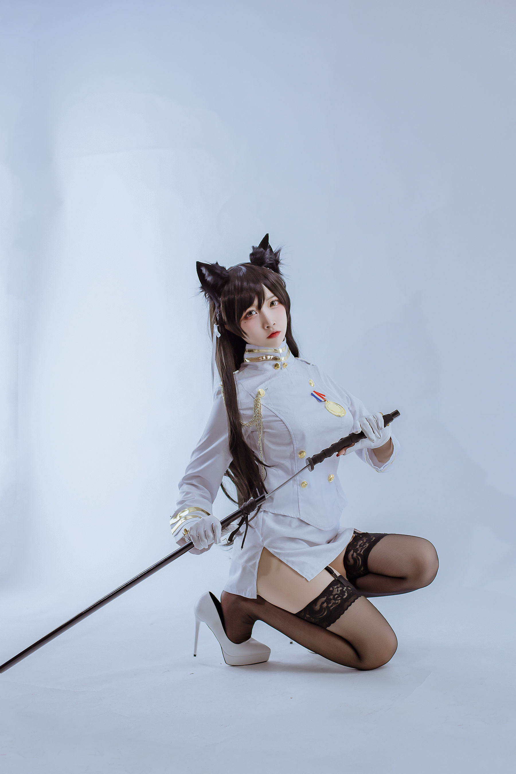 [Cosplay写真] 人气Coser二佐Nisa – 犬之眷之碧蓝爱宕 军装 [15P]