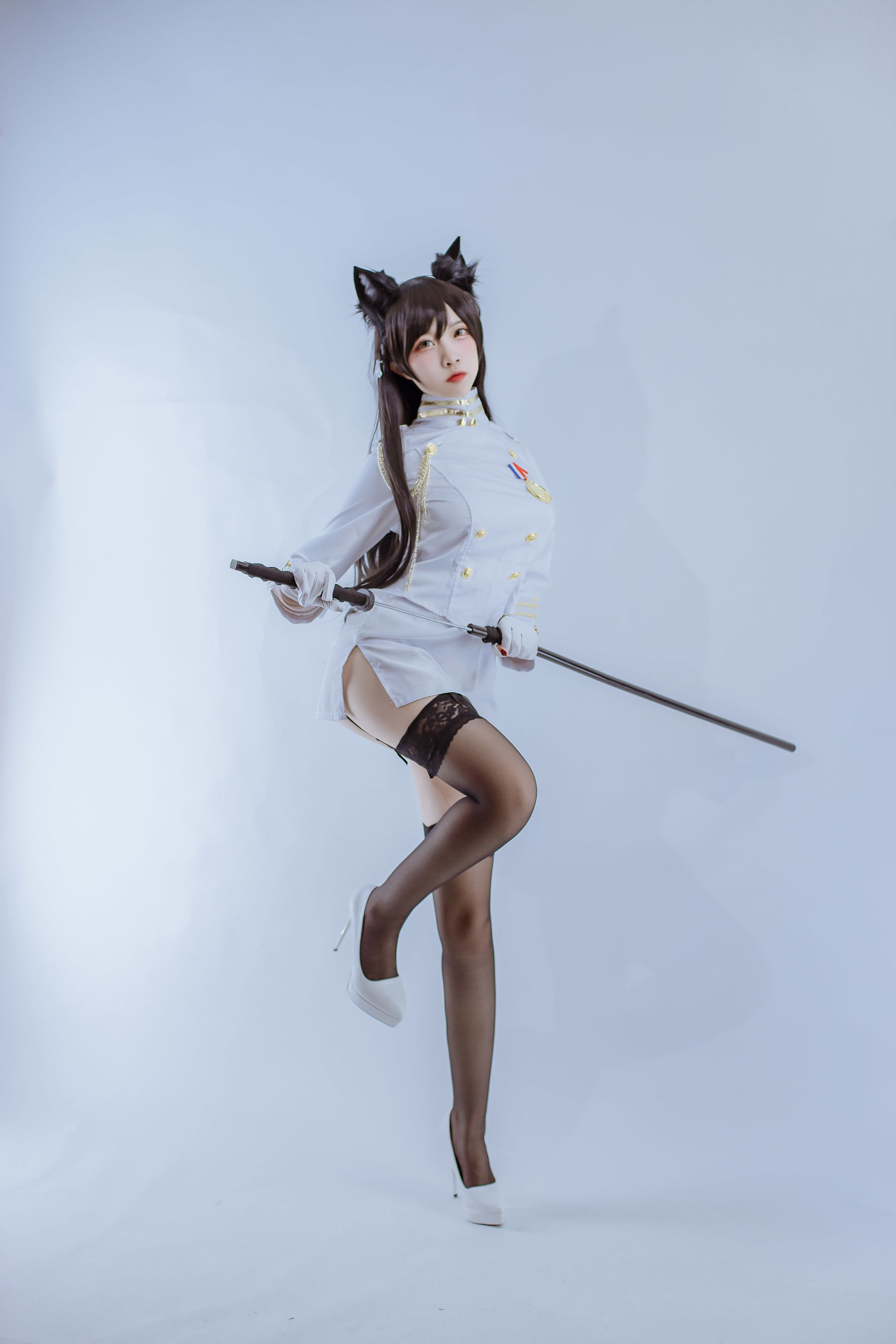 [Cosplay写真] 人气Coser二佐Nisa – 犬之眷之碧蓝爱宕 军装 [15P]