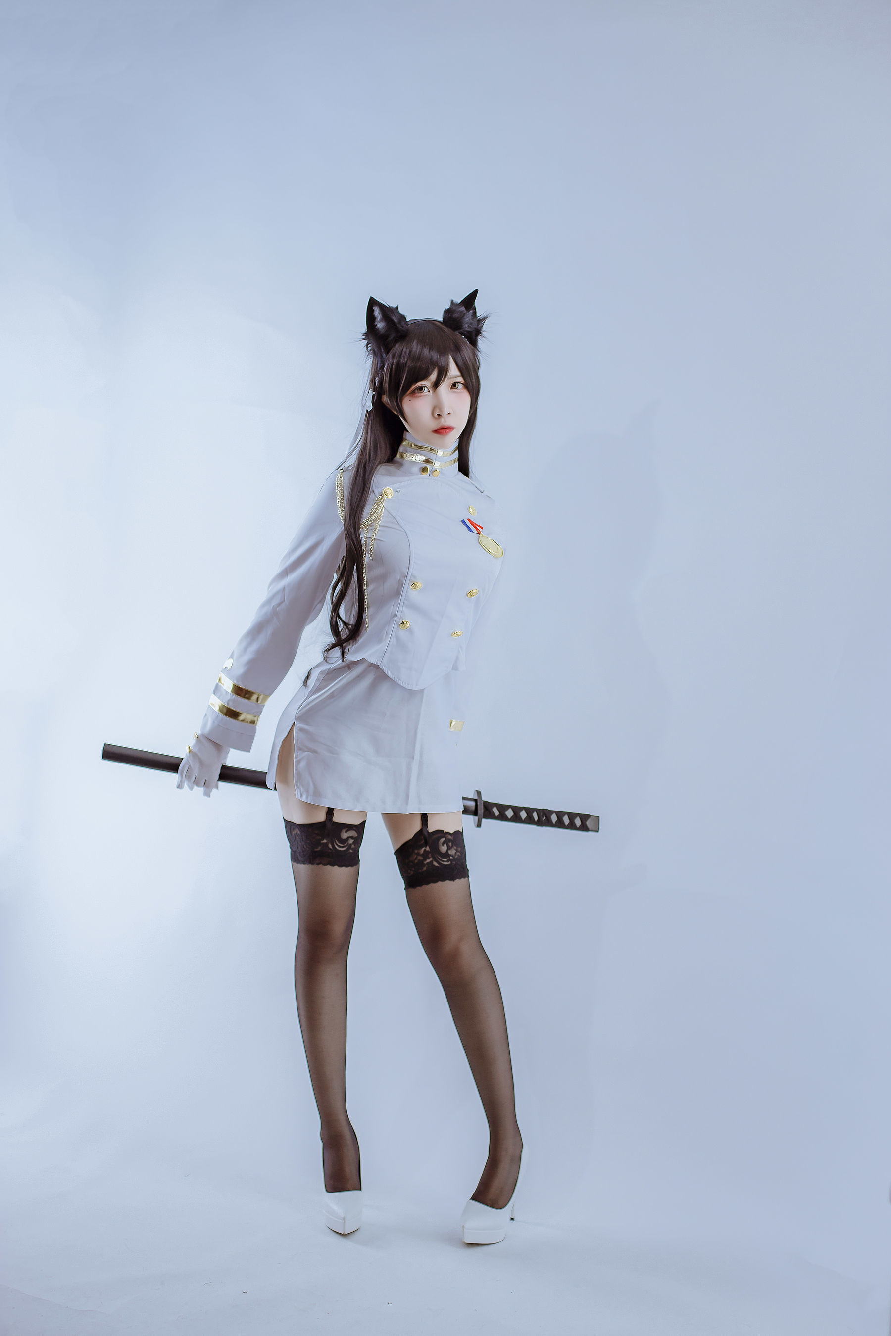 [Cosplay写真] 人气Coser二佐Nisa – 犬之眷之碧蓝爱宕 军装 [15P]