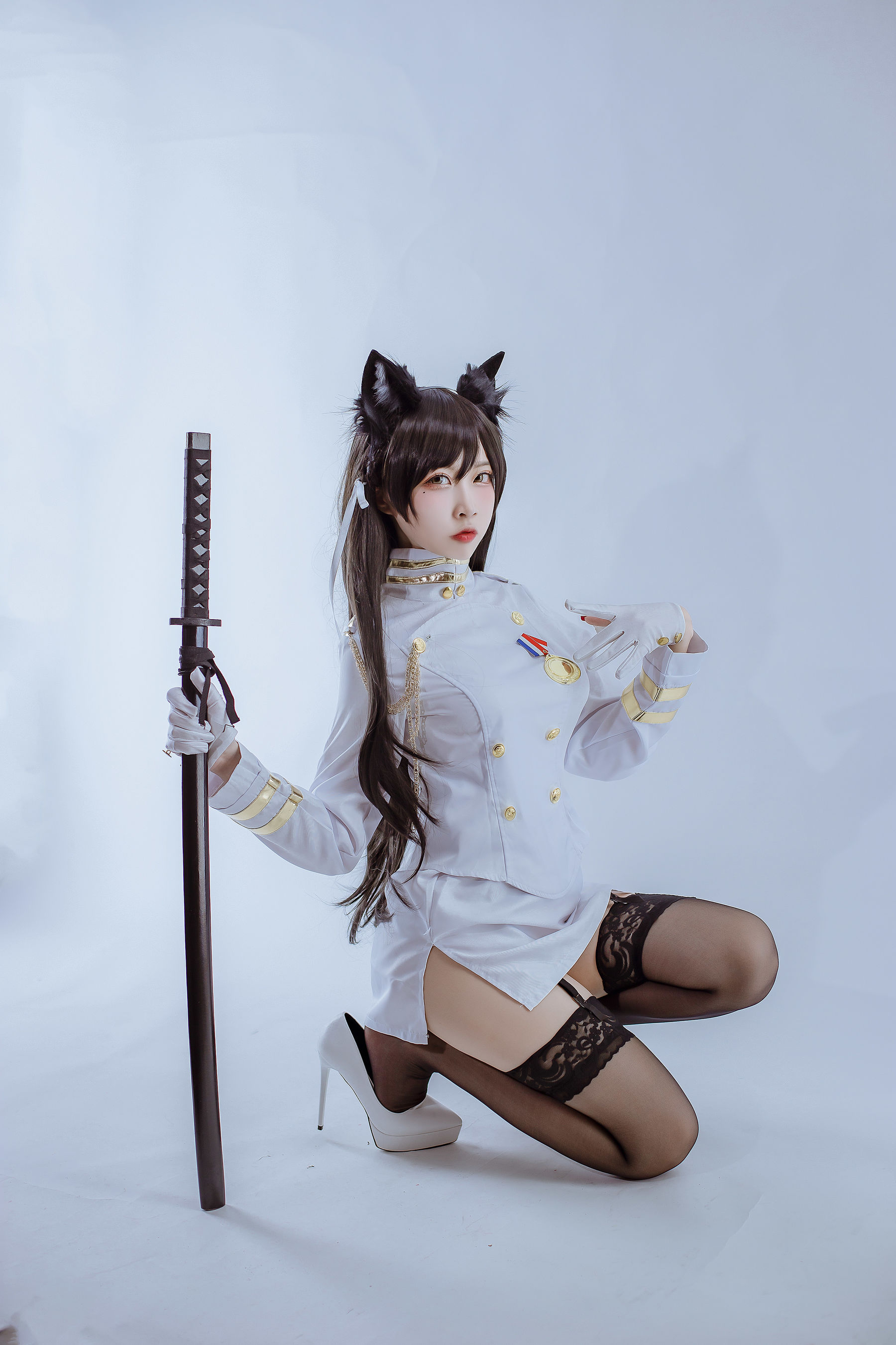 [Cosplay写真] 人气Coser二佐Nisa – 犬之眷之碧蓝爱宕 军装 [15P]