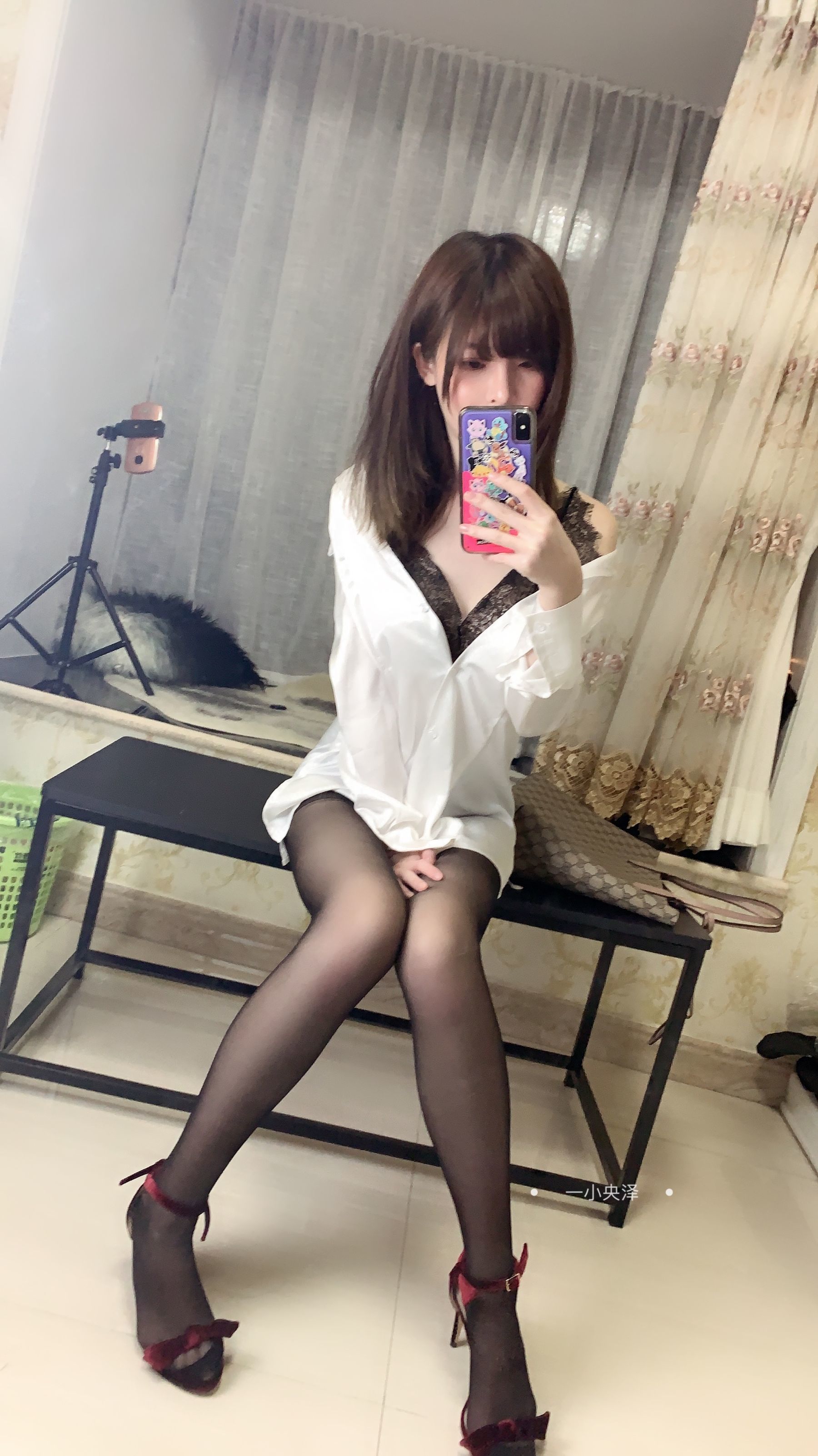 一小央泽 约会女友 [83P]