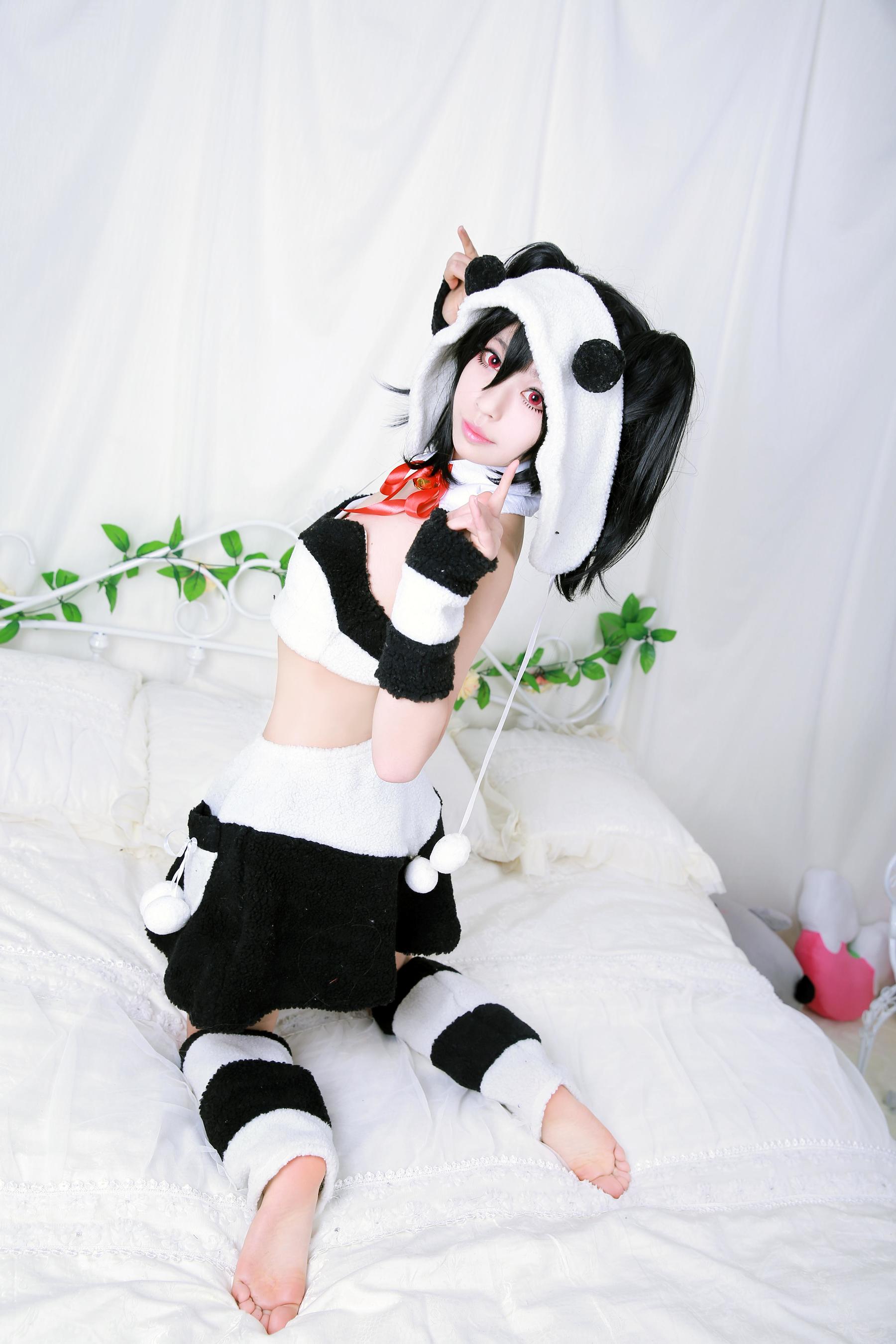 [Cosplay写真] 萌妹白易子教主 – LOVELIVE! [10P]