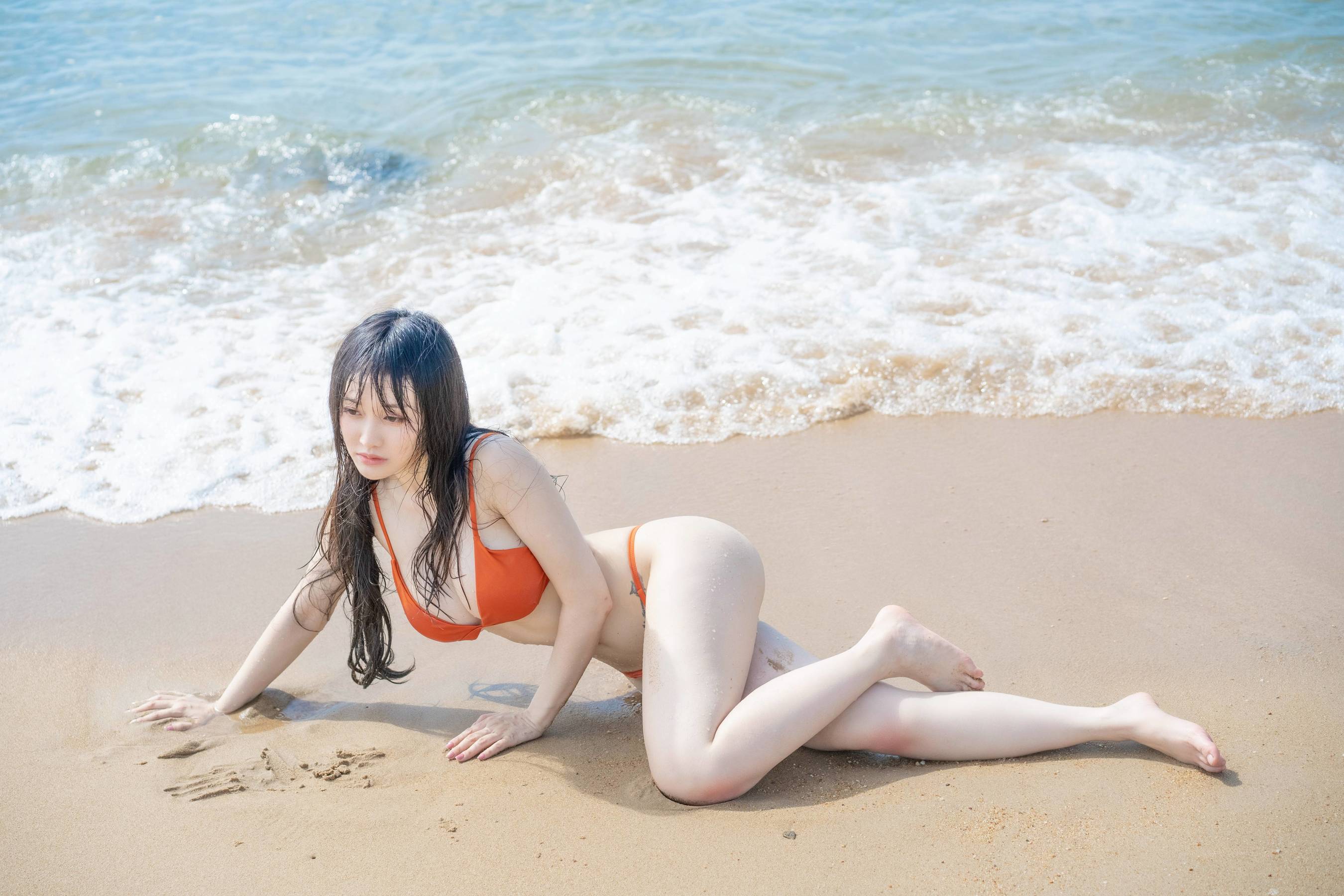 动漫博主脱尾巴Mizuki – 沙滩 [20P]