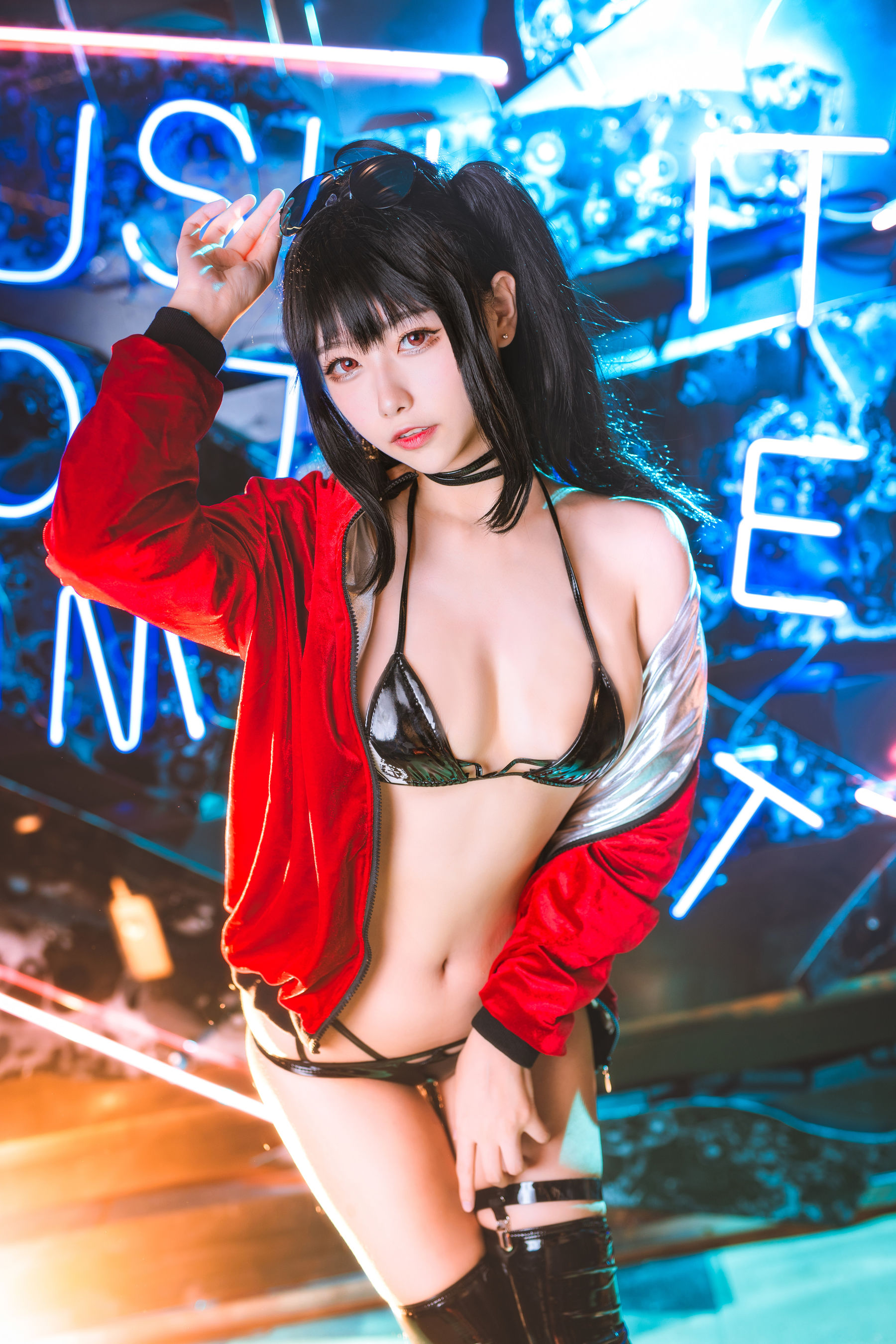 微博妹子Momoko葵葵 – 大凤之赛车 [19P]