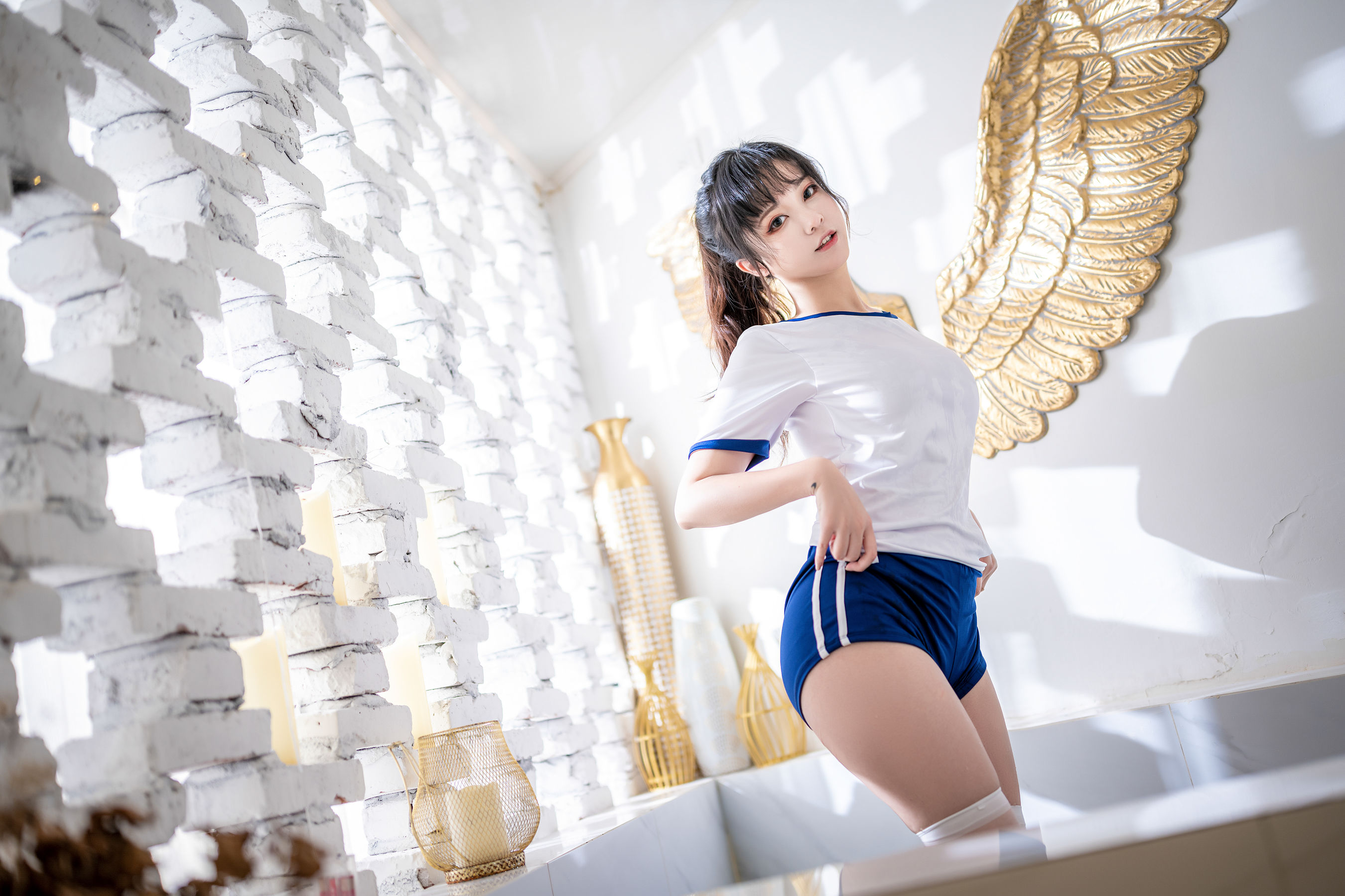 奇行家狗崽 – 浴场的体操服 [48P]
