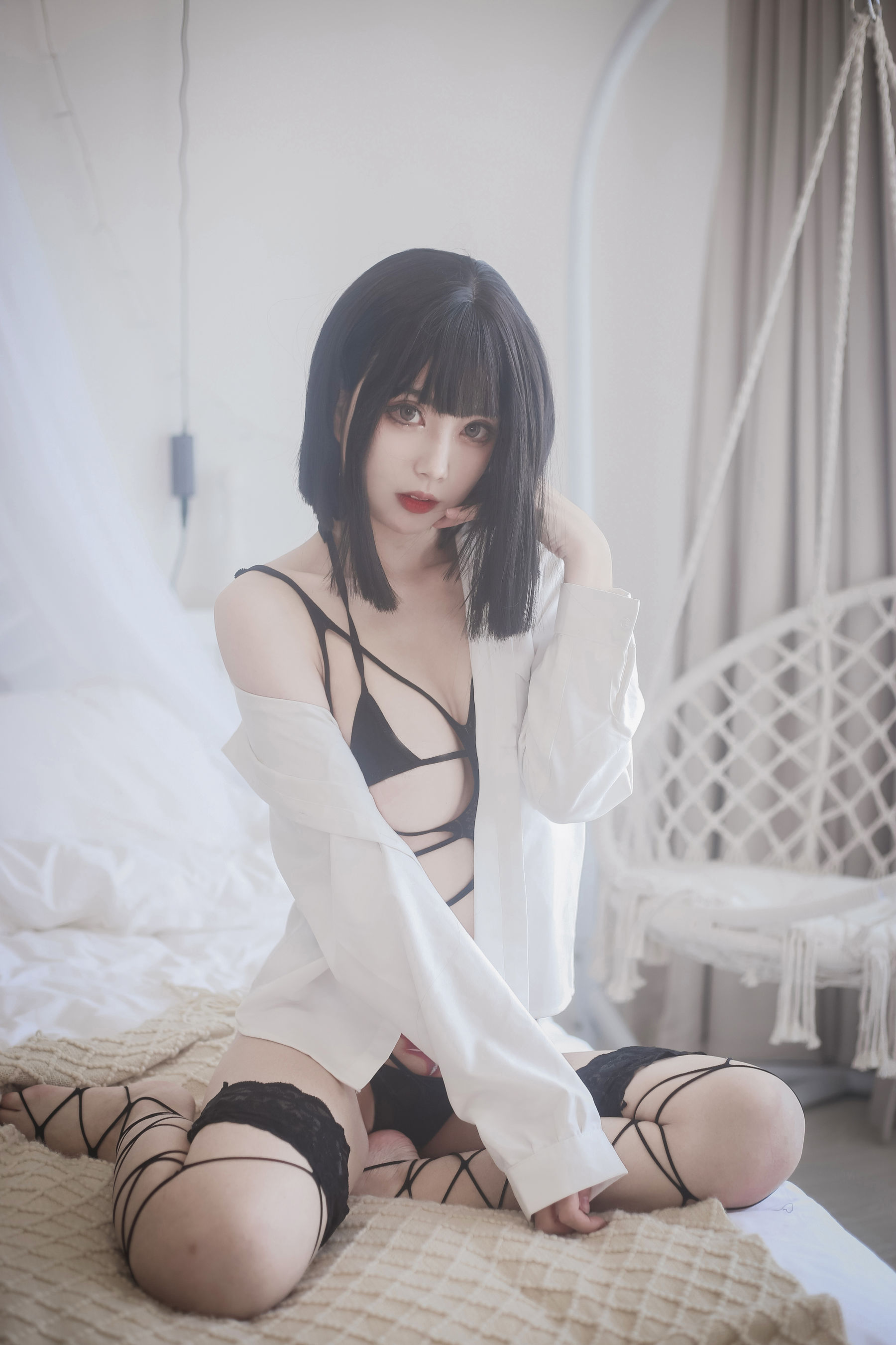 动漫博主清颜真德秀 – 黑色 [31P]