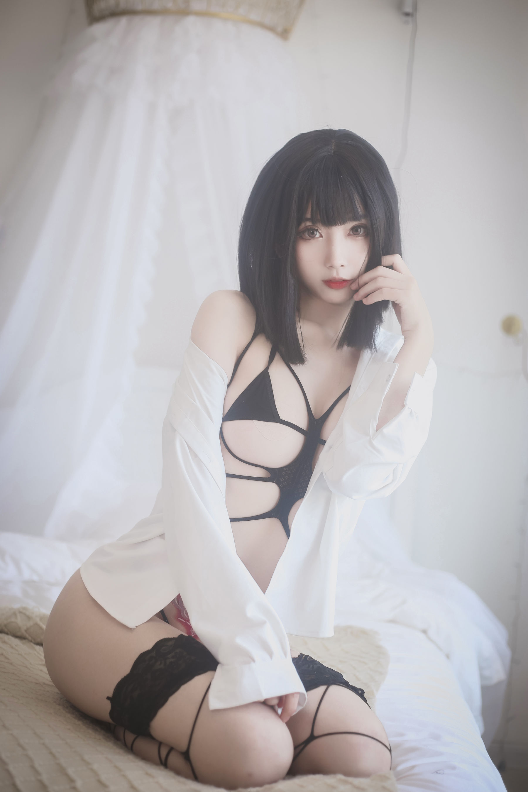 动漫博主清颜真德秀 – 黑色 [31P]