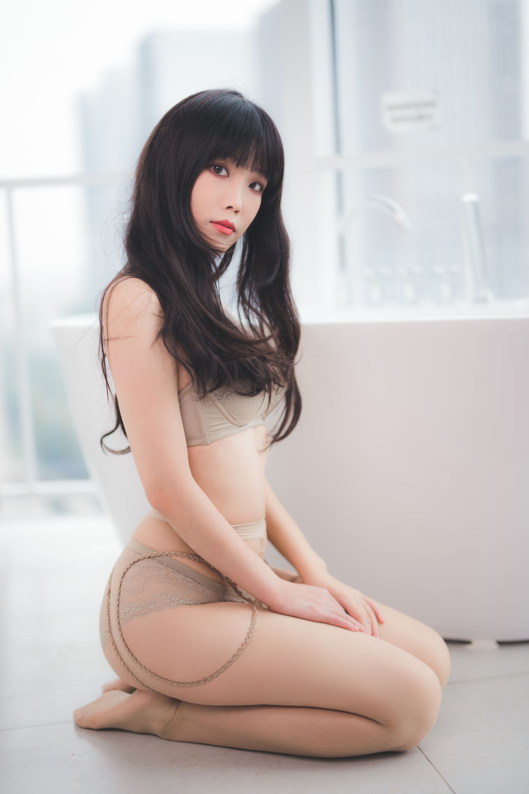 Cosplay汪知子 – 风衣 [52P]