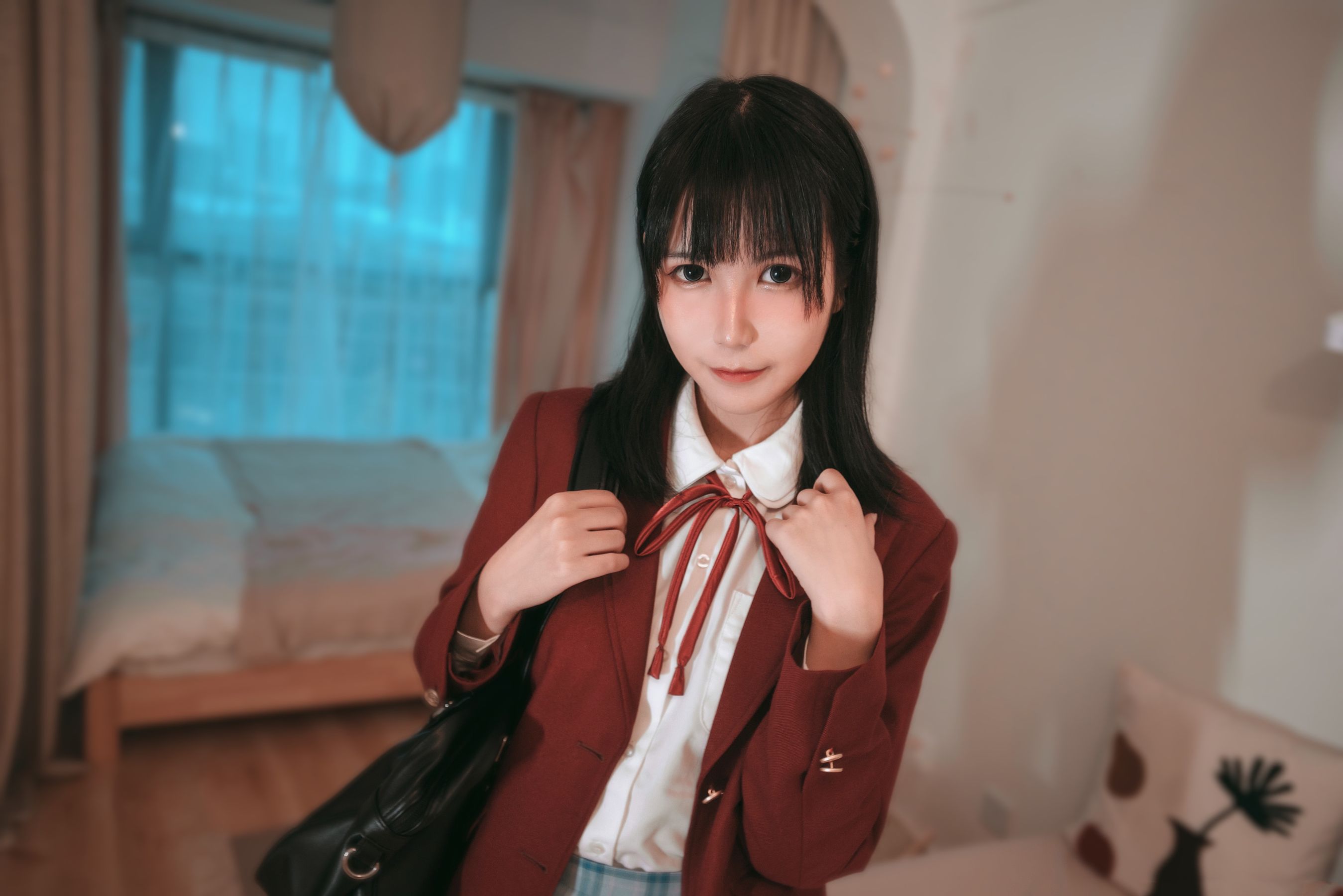 COSER美女逐月su 女儿的朋友 [14P]