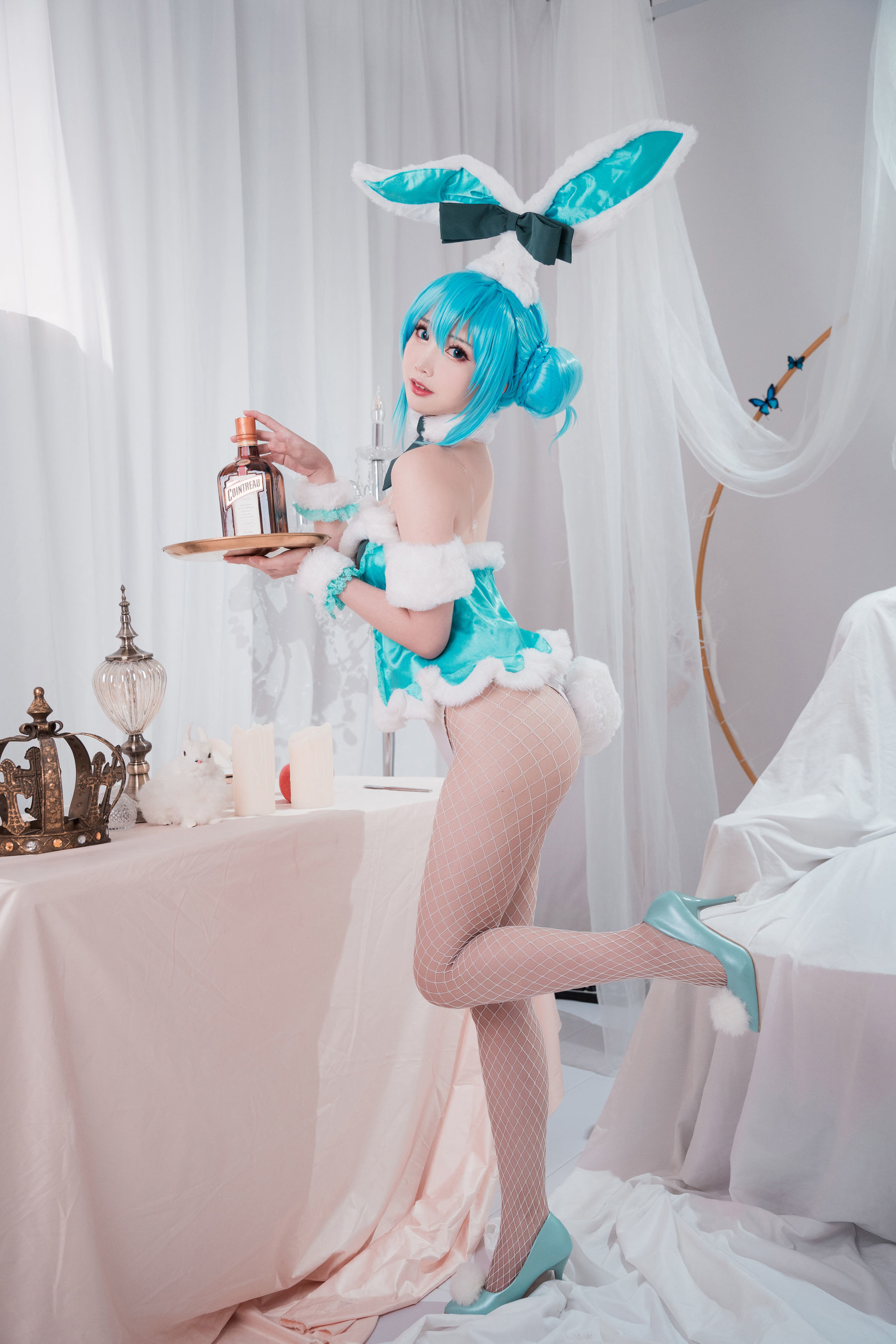 可爱人气Coser面饼仙儿 – 初音兔女郎 [17P]