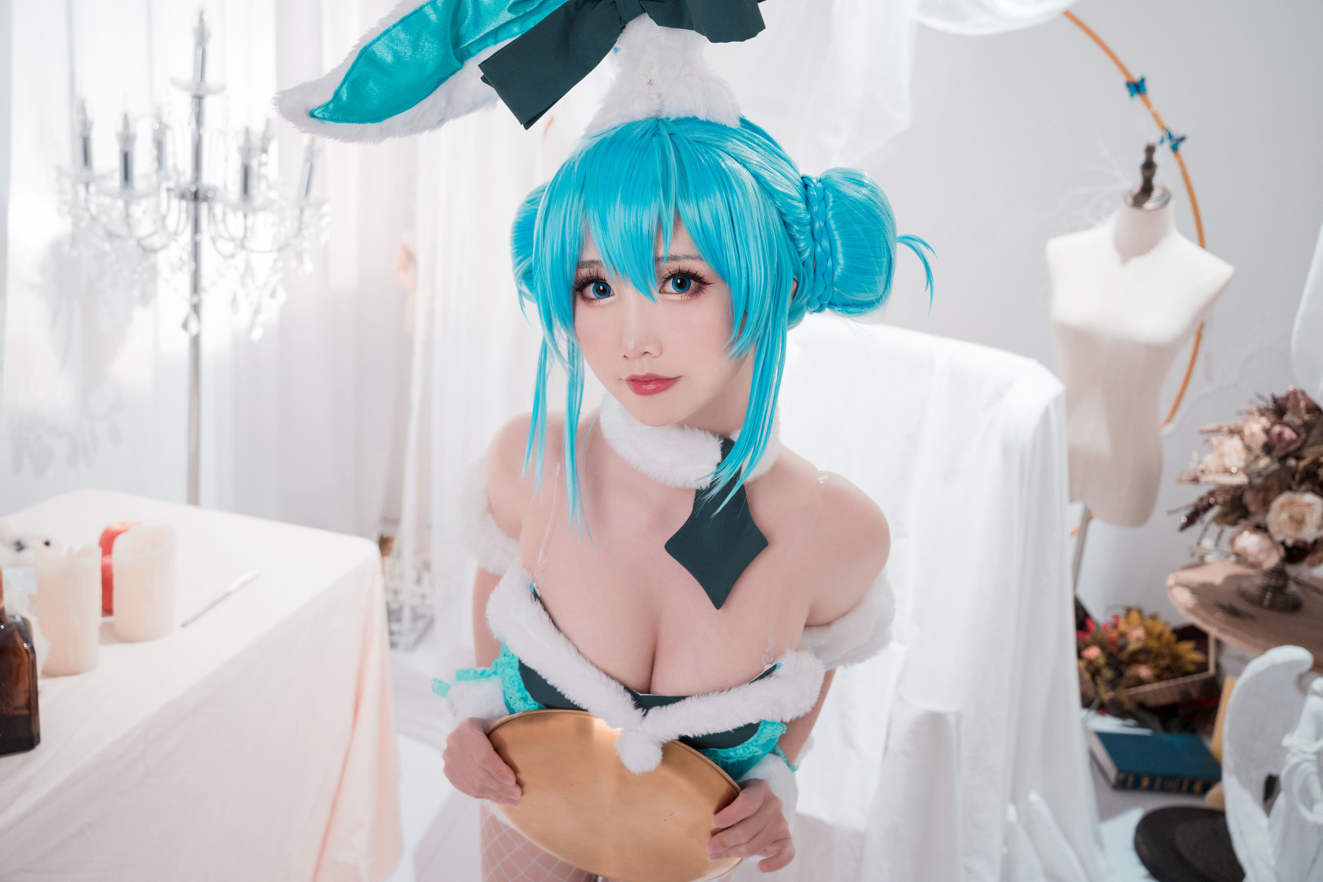 可爱人气Coser面饼仙儿 – 初音兔女郎 [17P]