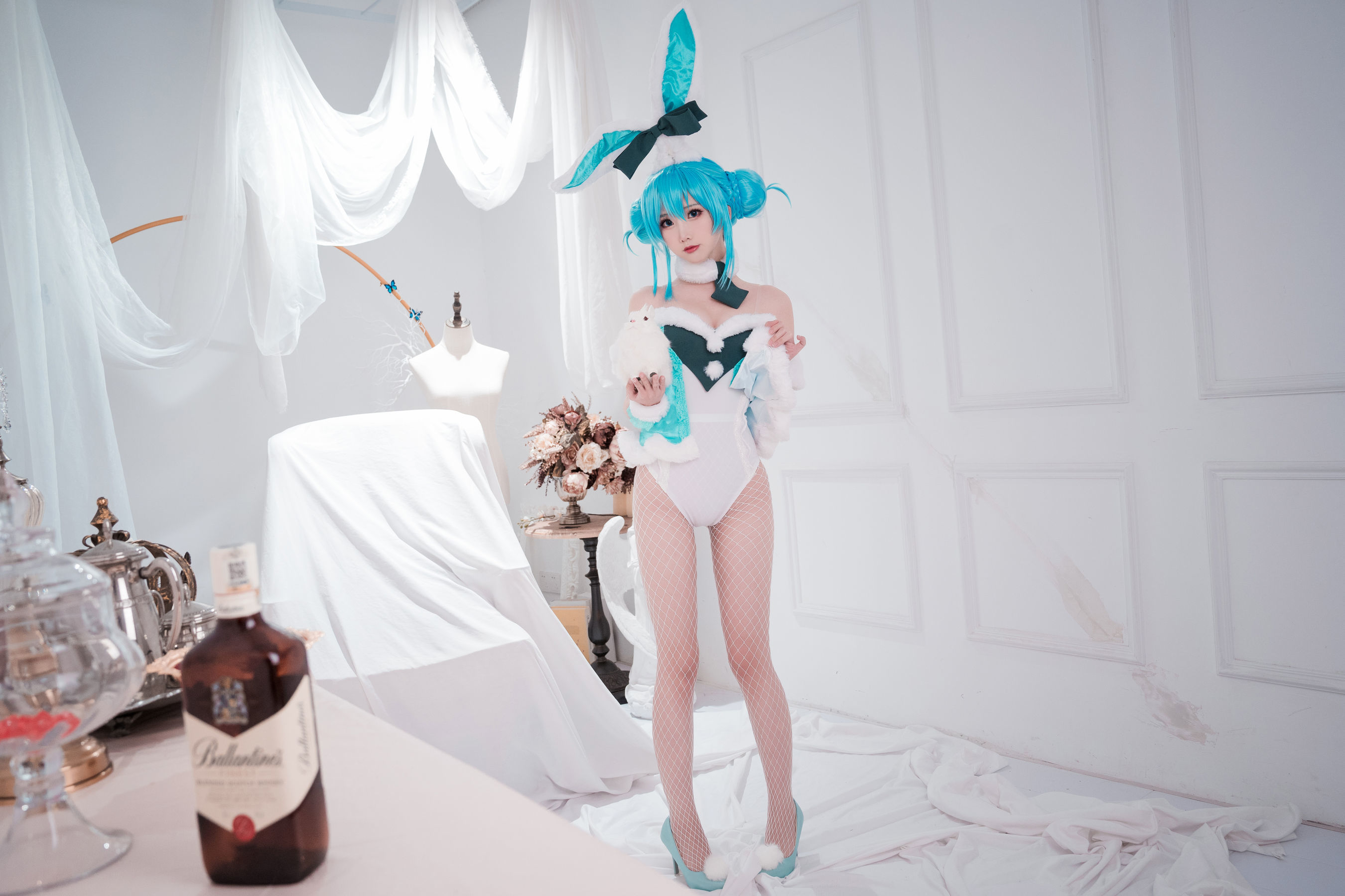 可爱人气Coser面饼仙儿 – 初音兔女郎 [17P]