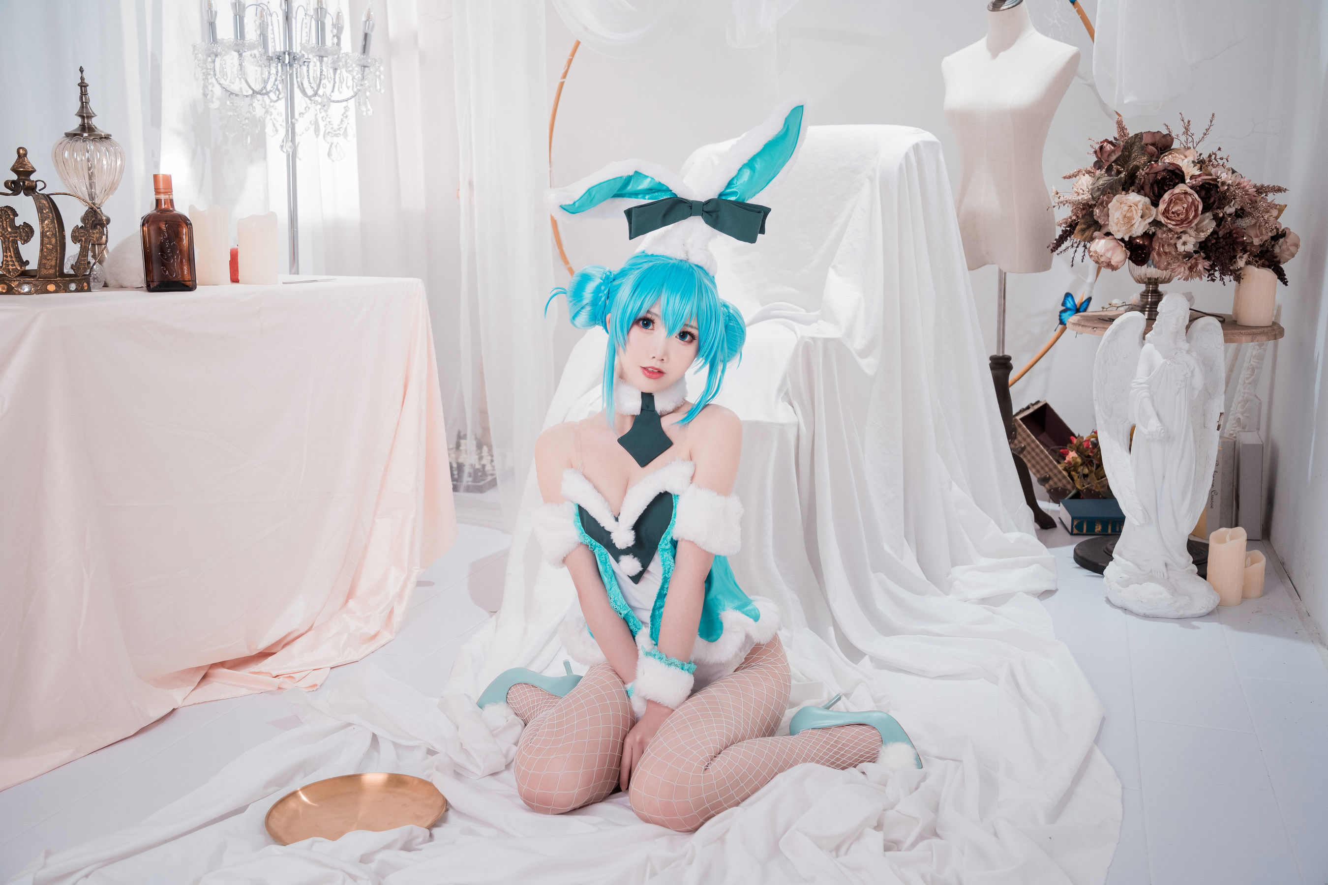 可爱人气Coser面饼仙儿 – 初音兔女郎 [17P]