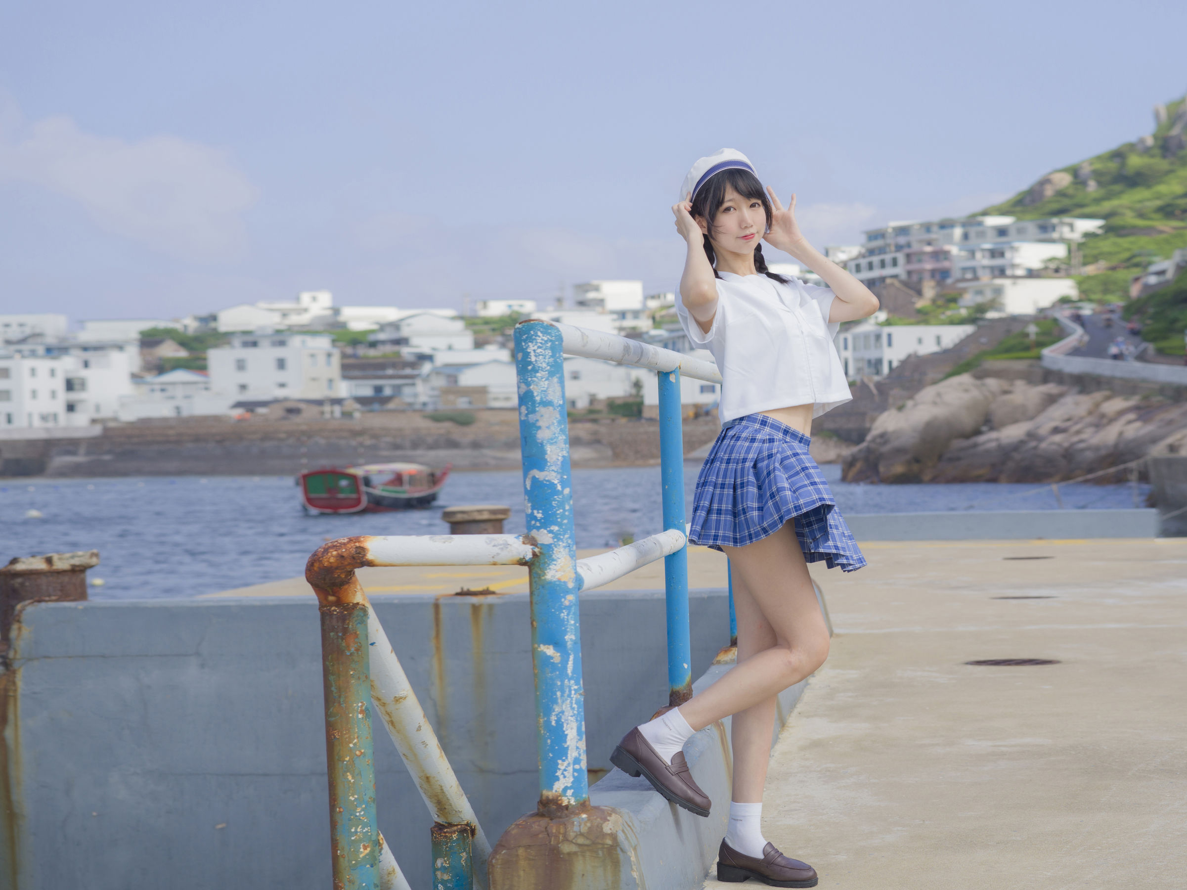 [Cosplay写真] NAGISA魔物喵 – 海风与少女 [14P]