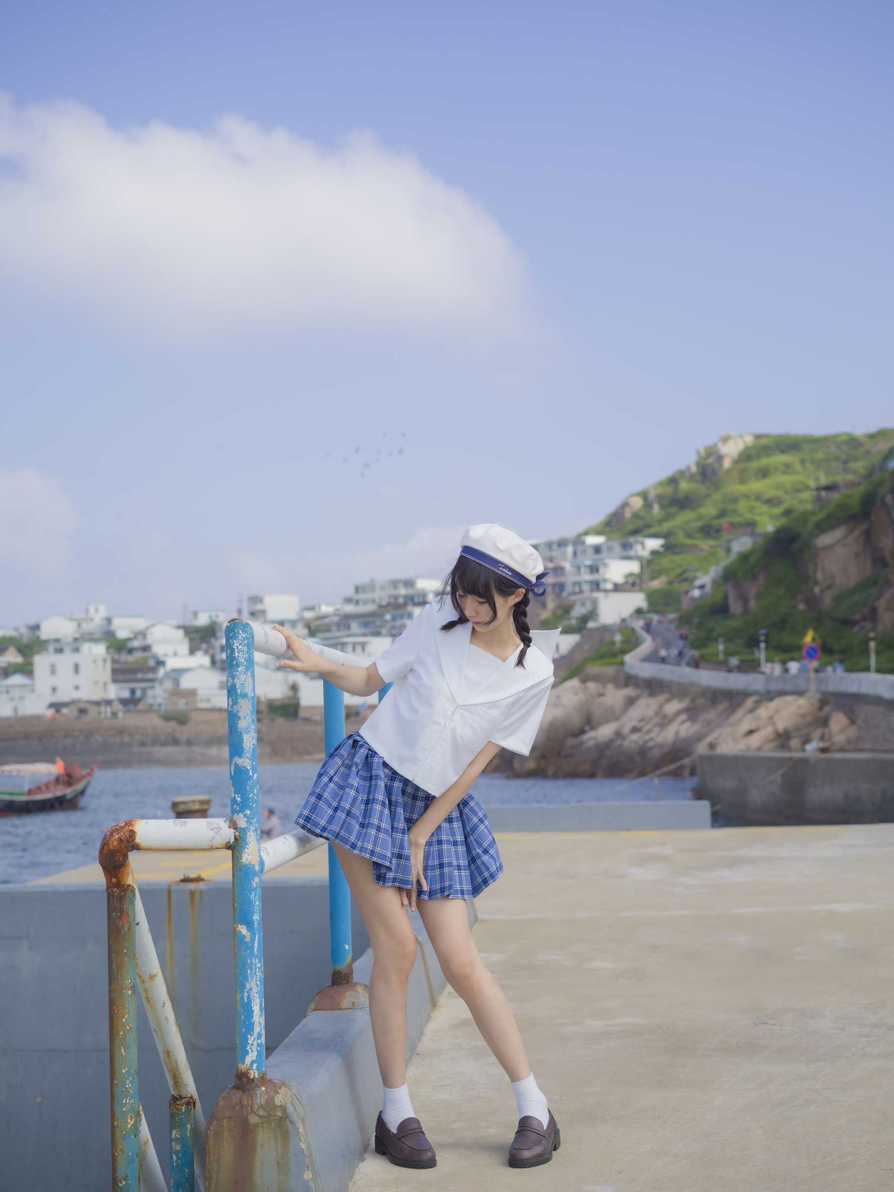 [Cosplay写真] NAGISA魔物喵 – 海风与少女 [14P]