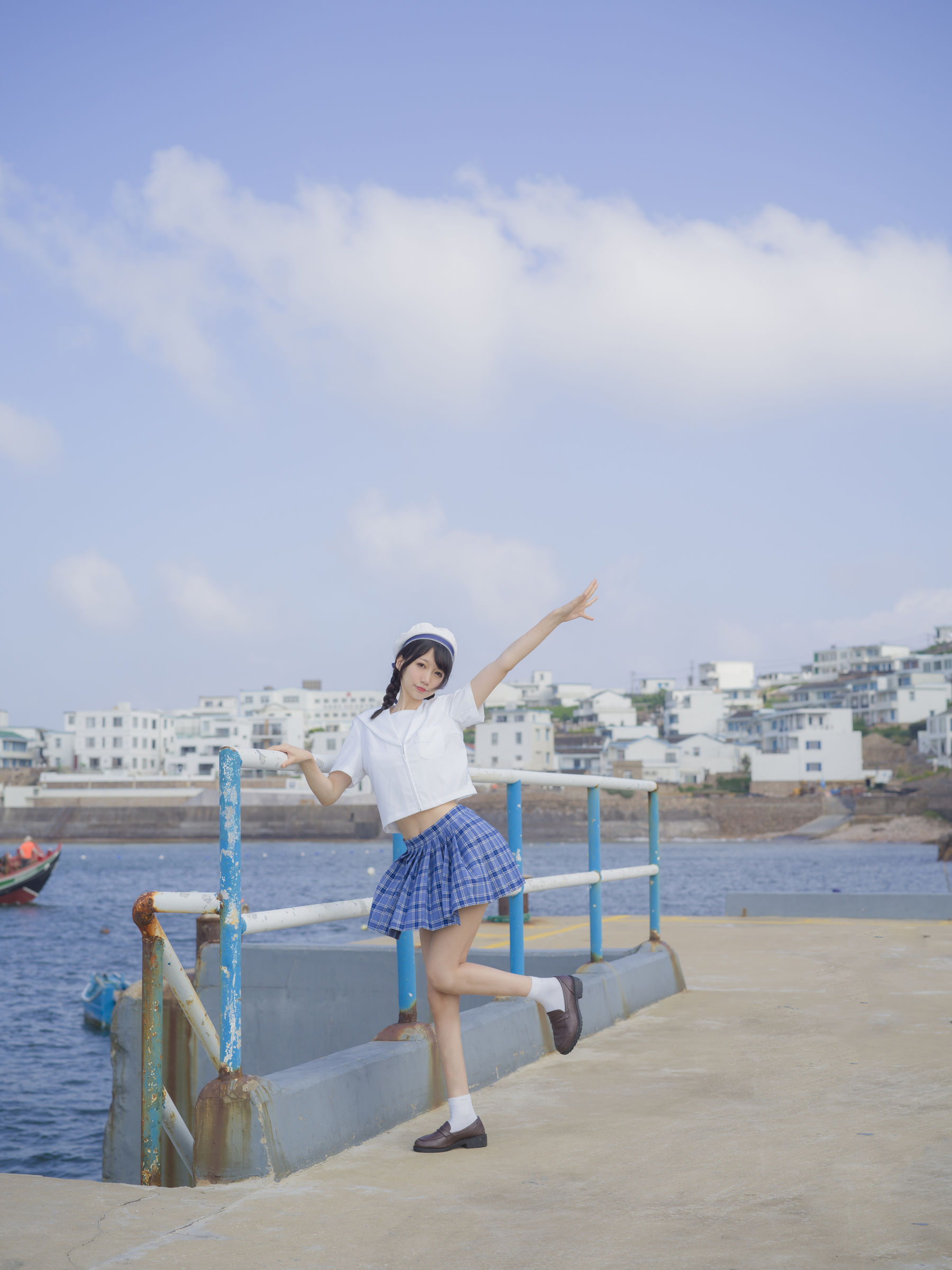 [Cosplay写真] NAGISA魔物喵 – 海风与少女 [14P]