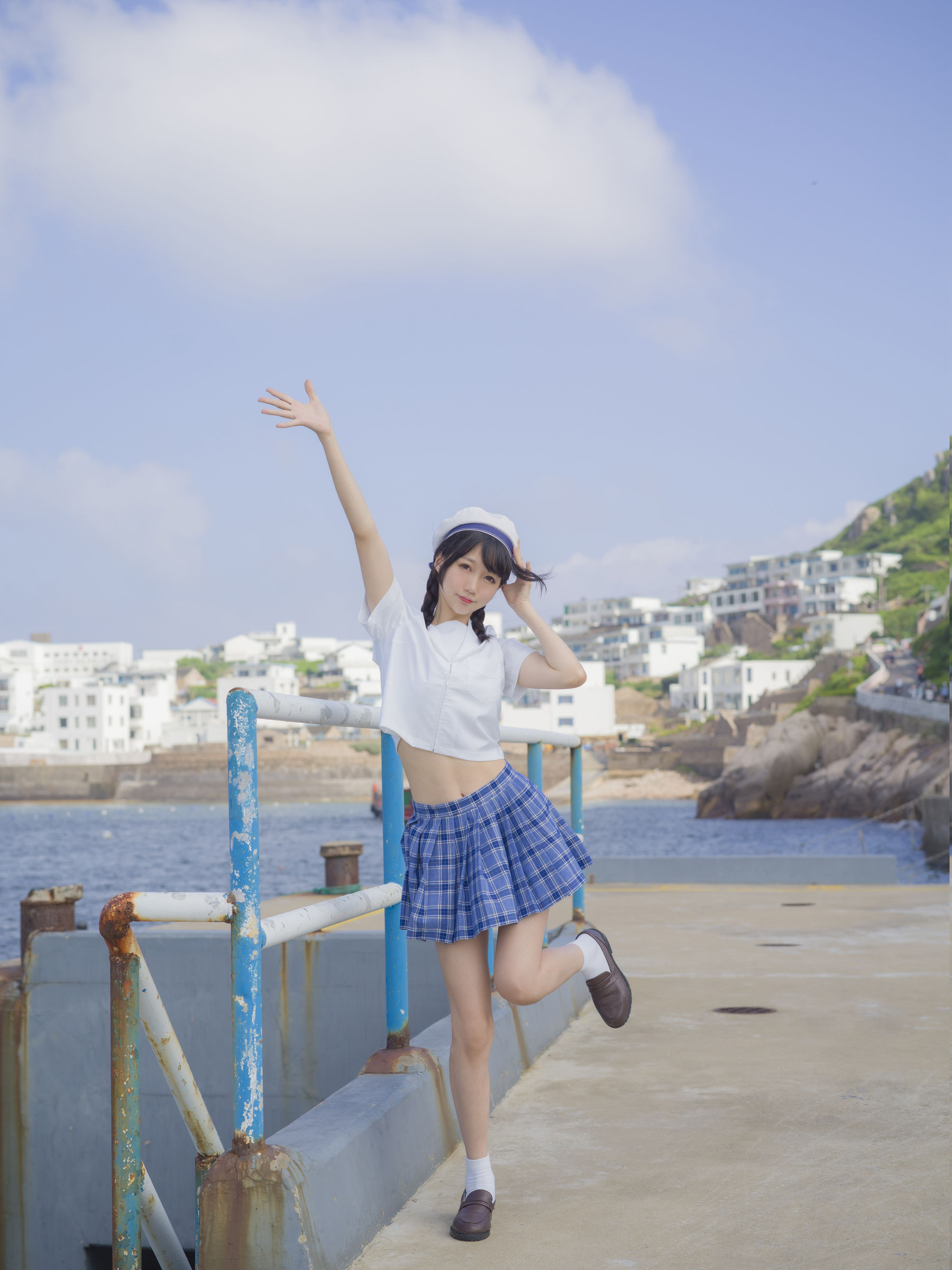 [Cosplay写真] NAGISA魔物喵 – 海风与少女 [14P]