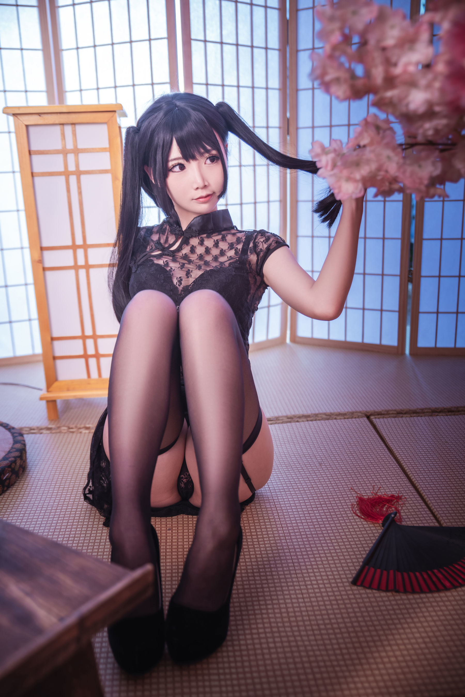 [萝莉COS] 面饼仙儿 – 黑丝情趣旗袍 [21P]