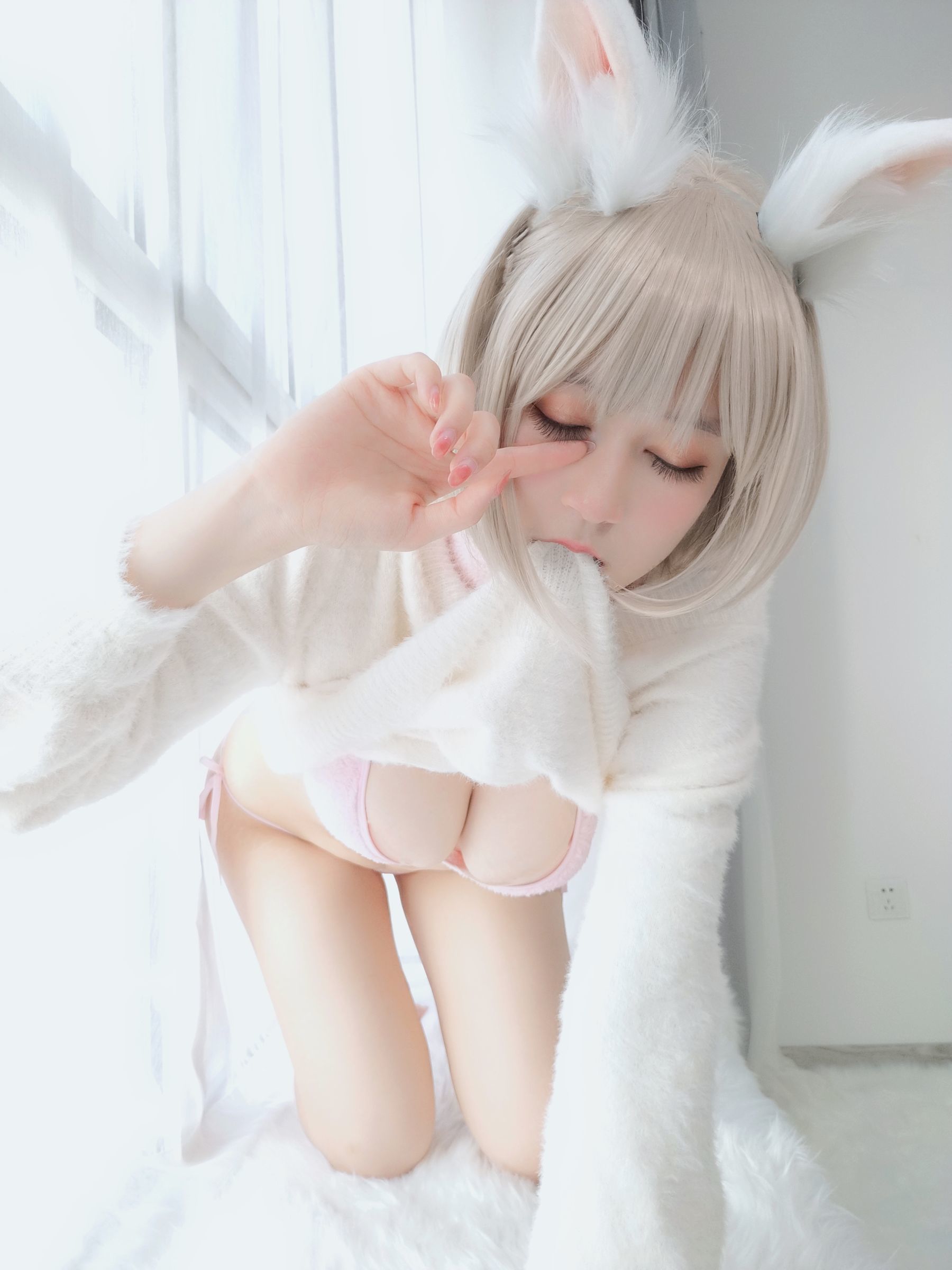 Coser小姐姐白银 小白兔 [105P]