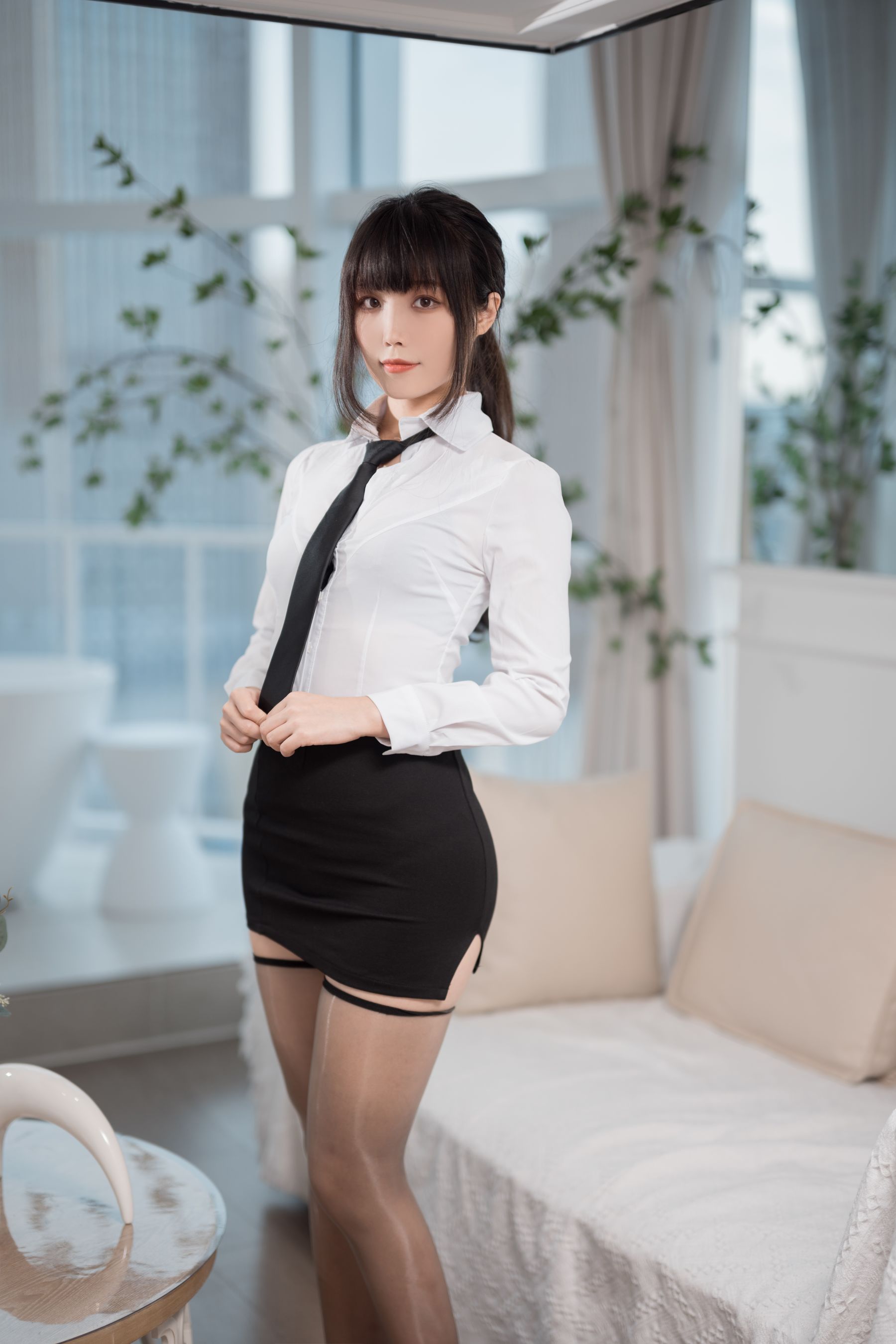 Cosplay汪知子 – OL黑丝 [55P]